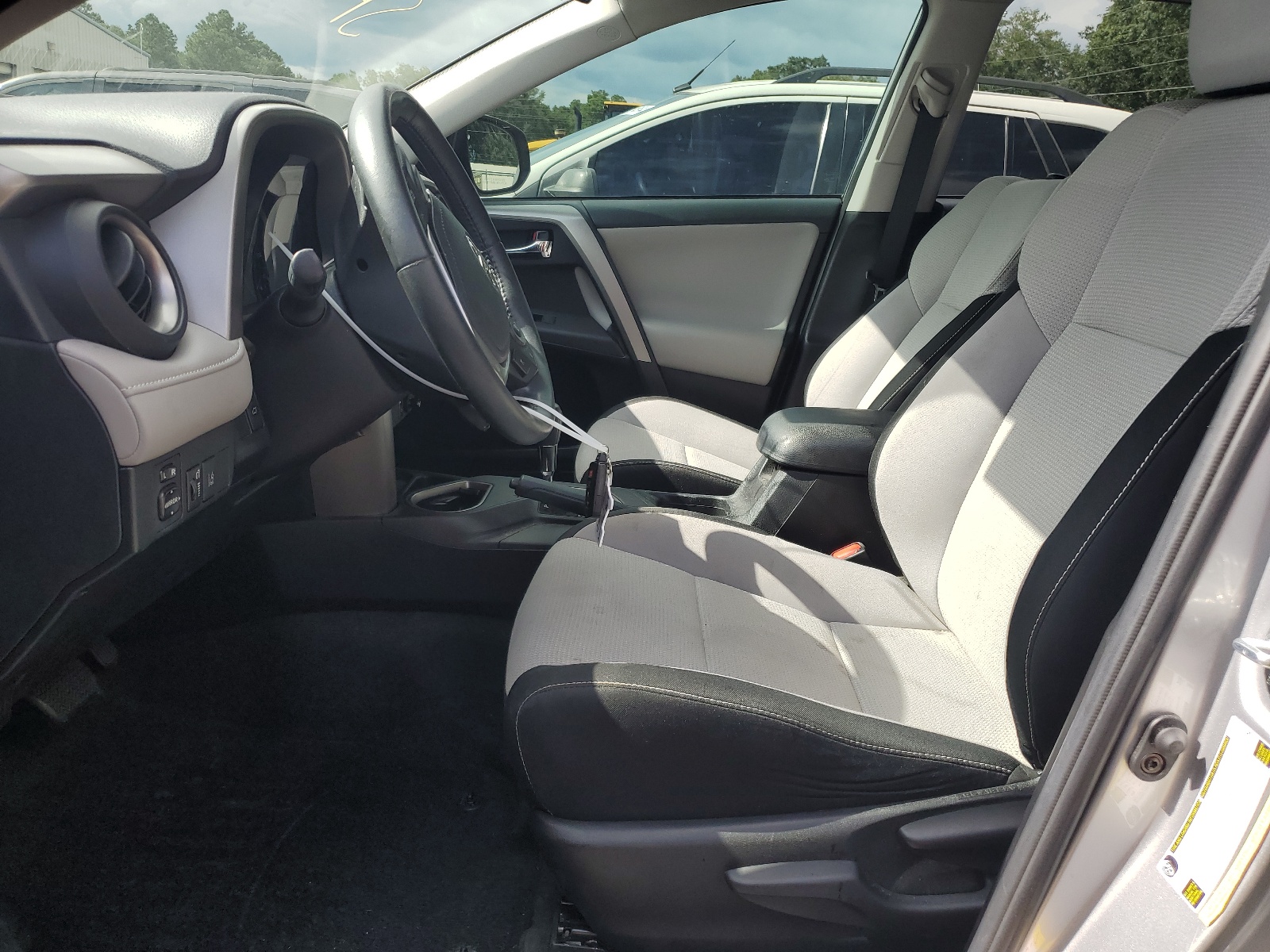 2T3WFREV5HW320777 2017 Toyota Rav4 Xle