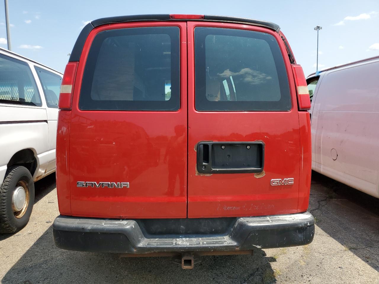 2004 GMC Savana G2500 VIN: 1GTFG29T841130705 Lot: 64713364