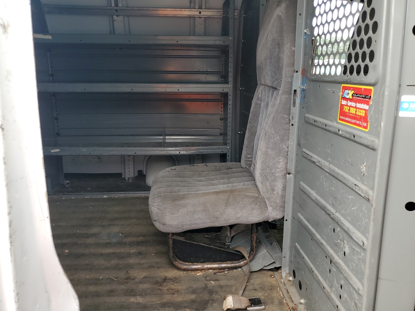 1GCWGAFF9H1301900 2017 Chevrolet Express G2500