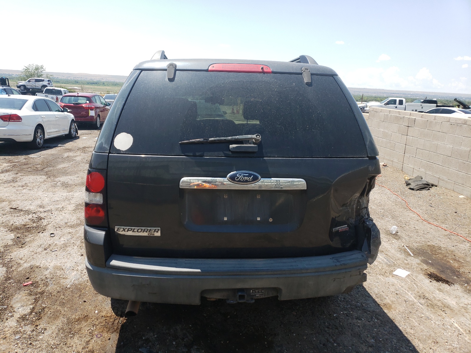 1FMEU738X7UB77609 2007 Ford Explorer Xlt