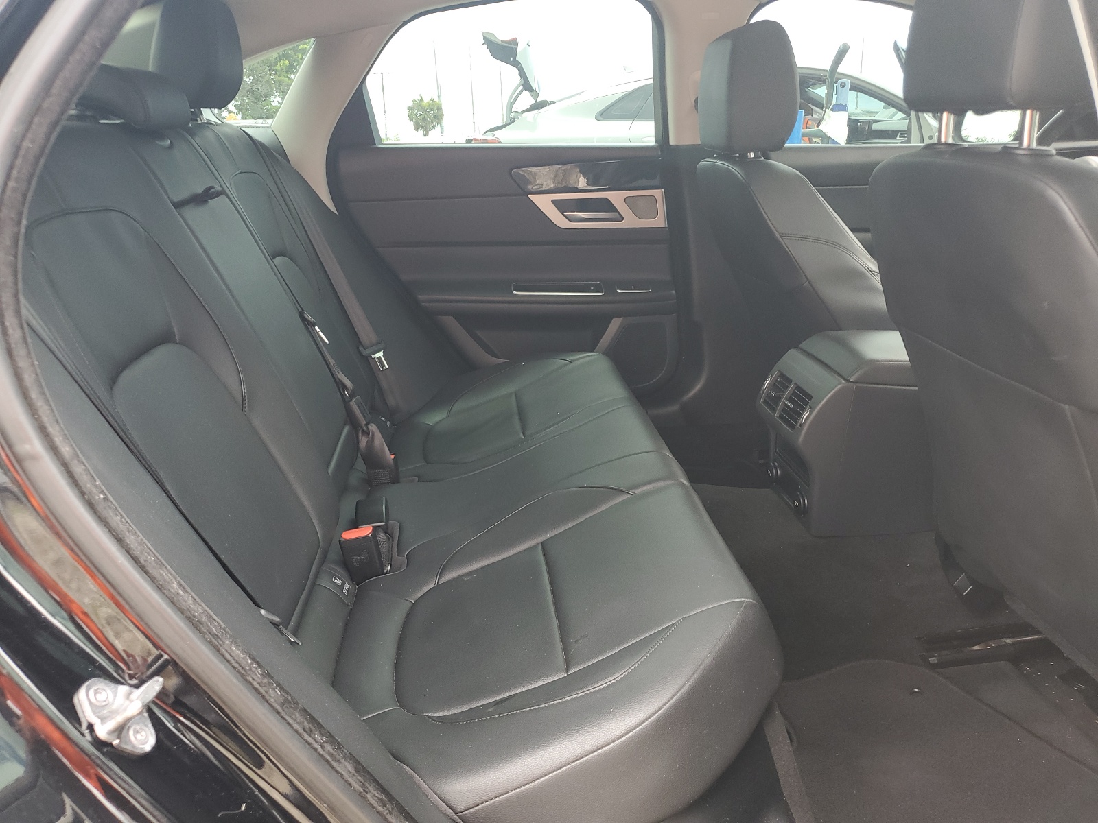 SAJBD4BV5HCY45502 2017 Jaguar Xf Premium