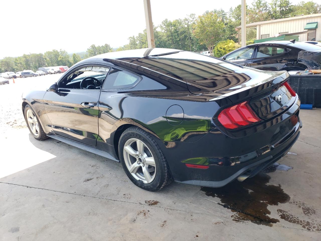 1FA6P8TH8J5118605 2018 FORD MUSTANG - Image 2