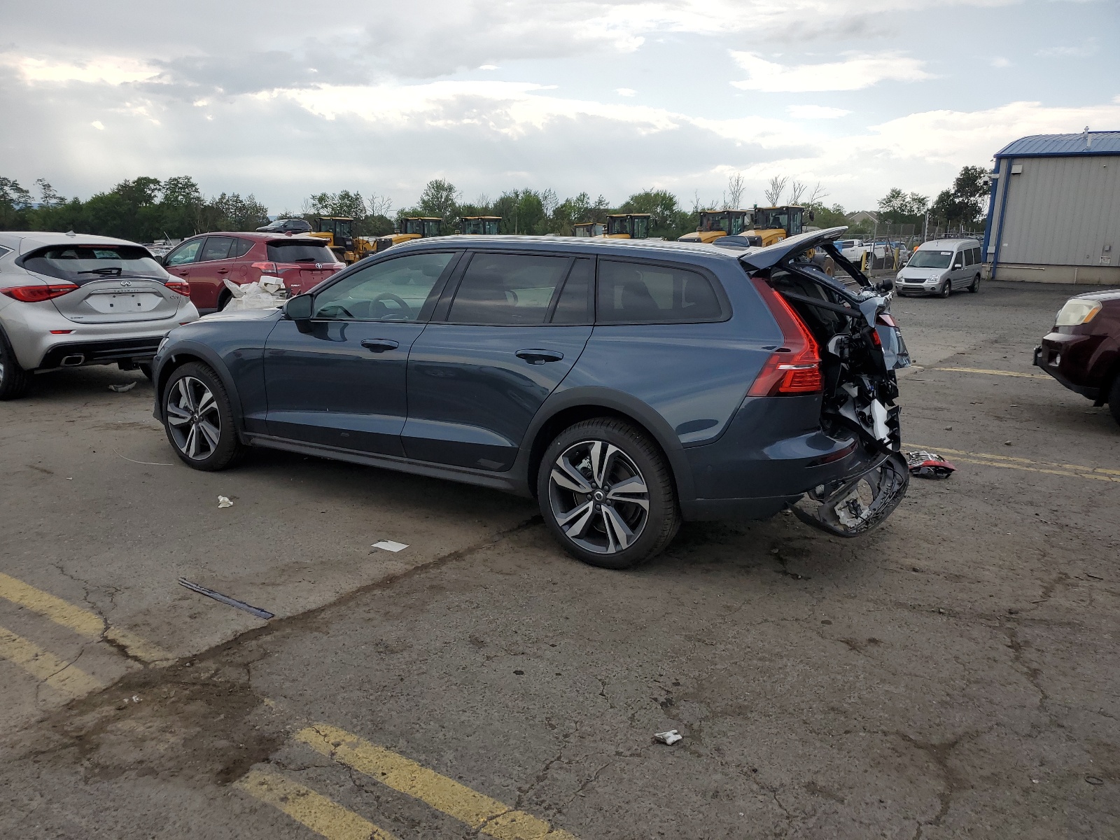 YV4L12WY0R2137912 2024 Volvo V60 Cross Country Plus