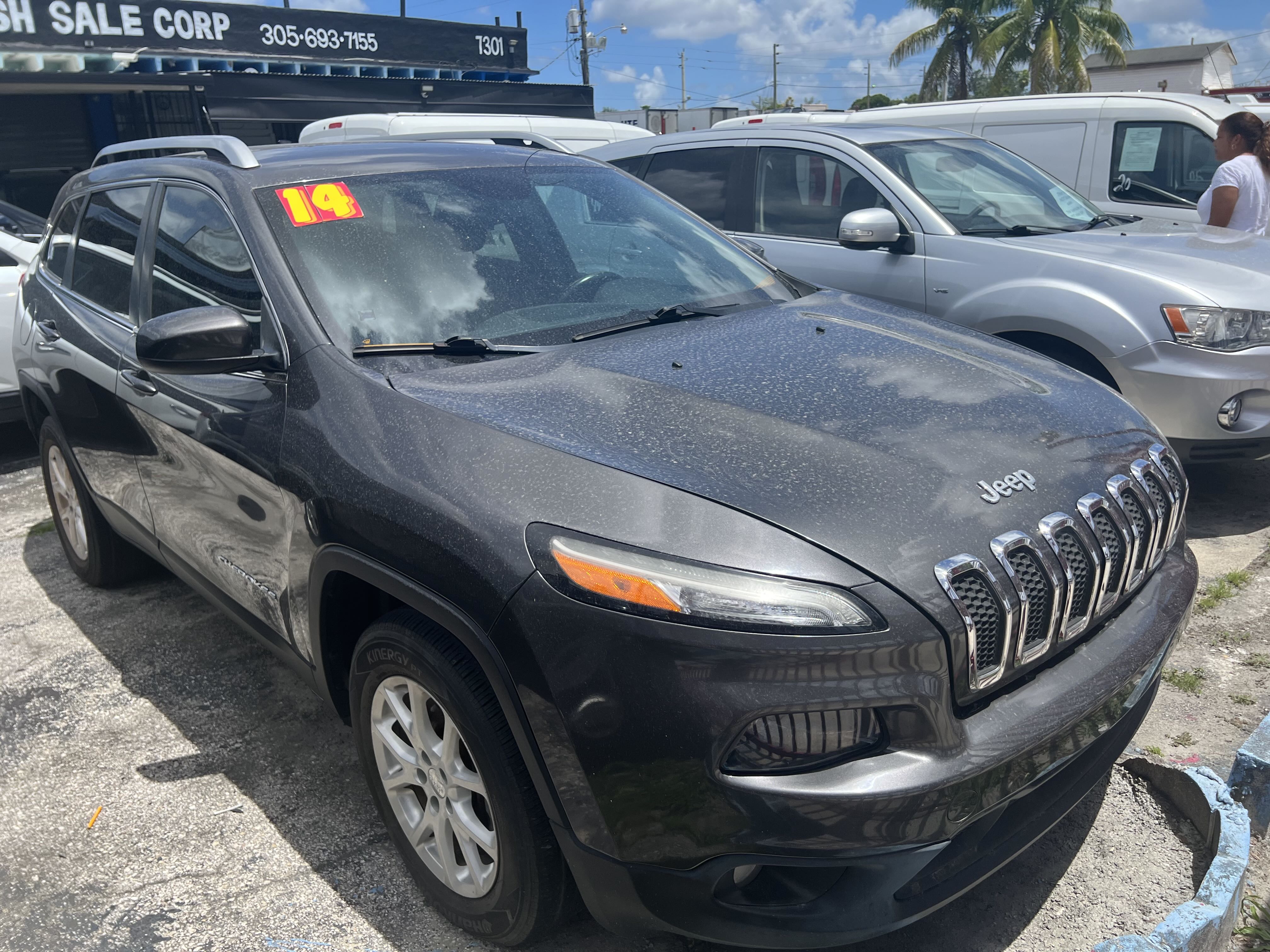 2014 Jeep Cherokee Latitude vin: 1C4PJMCS8EW138261