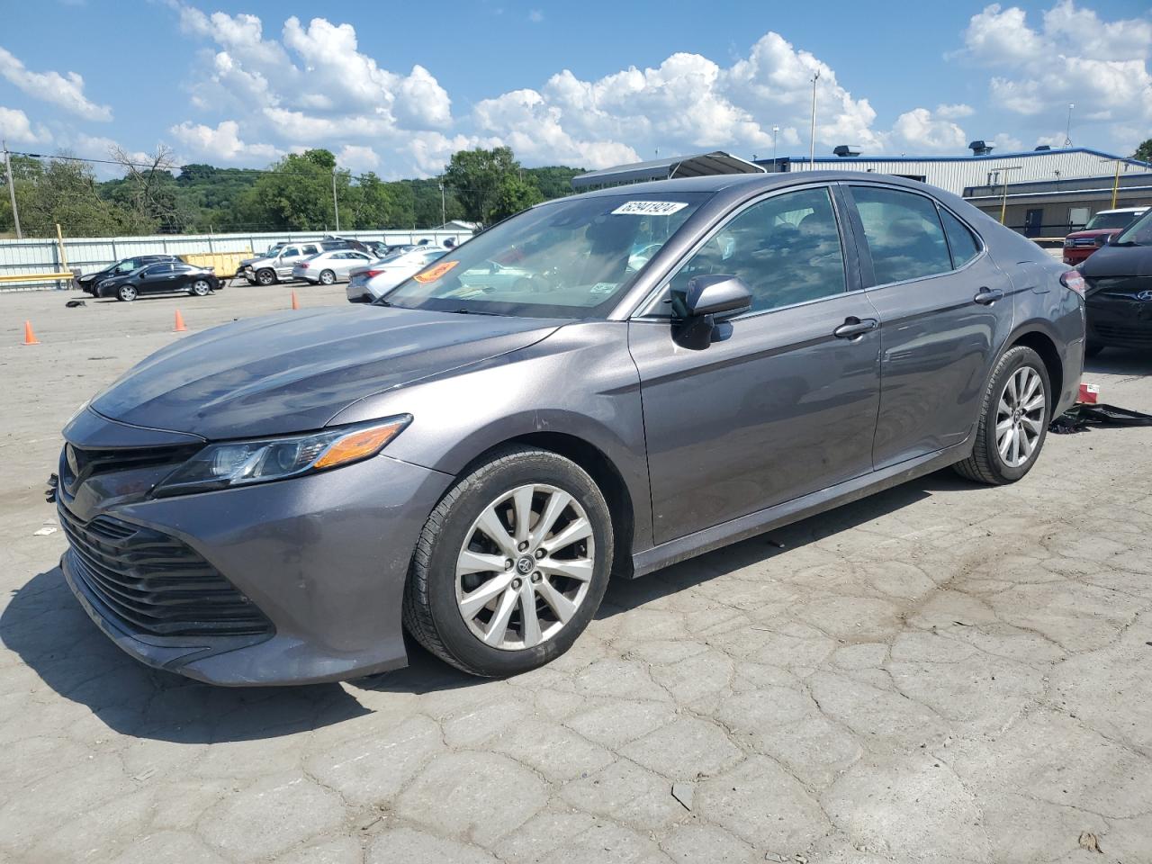 4T1B11HK4JU140804 2018 TOYOTA CAMRY - Image 1