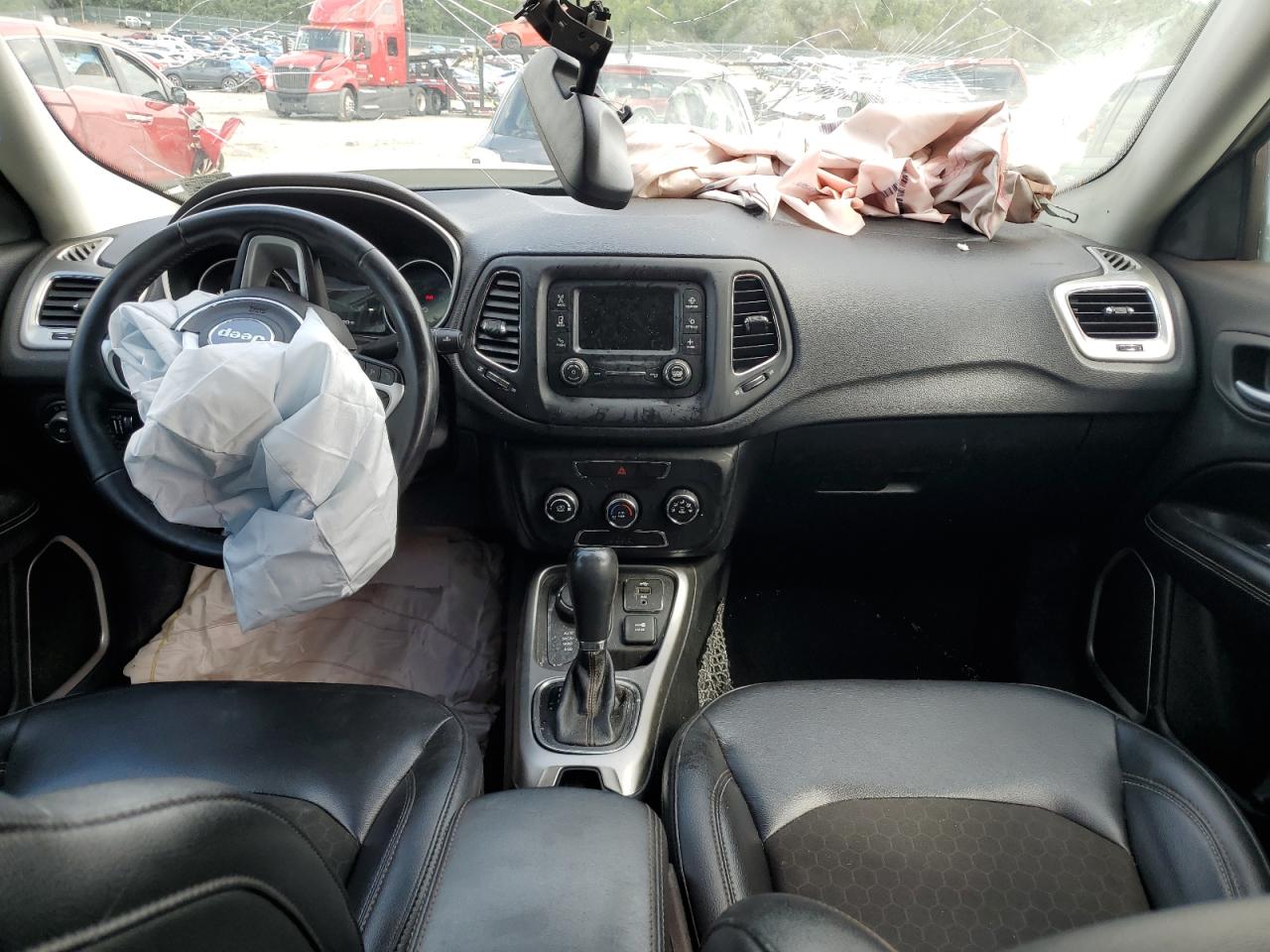 2018 Jeep Compass Latitude VIN: 3C4NJDBB1JT161132 Lot: 63340474