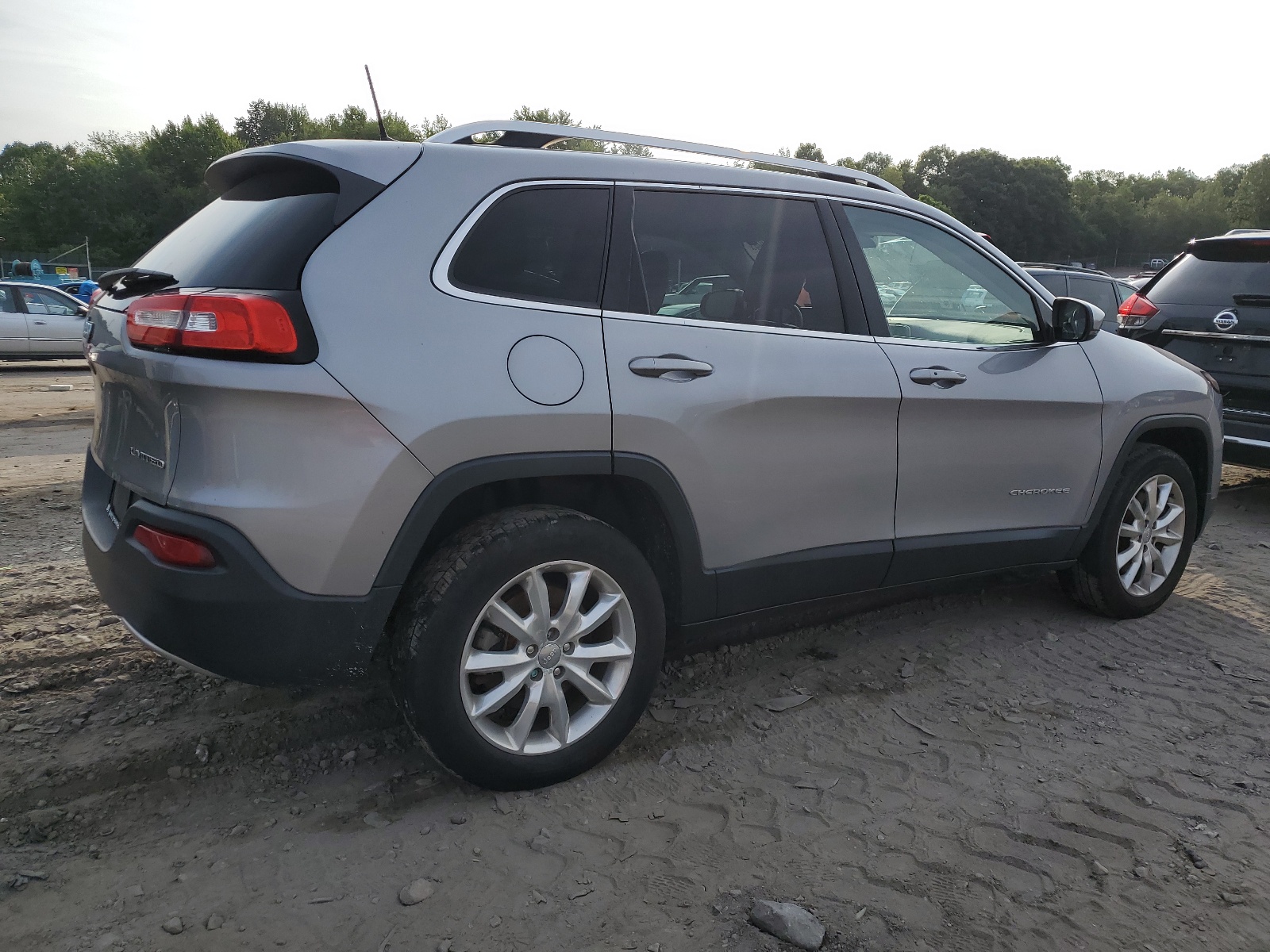 2017 Jeep Cherokee Limited vin: 1C4PJMDB8HW520020