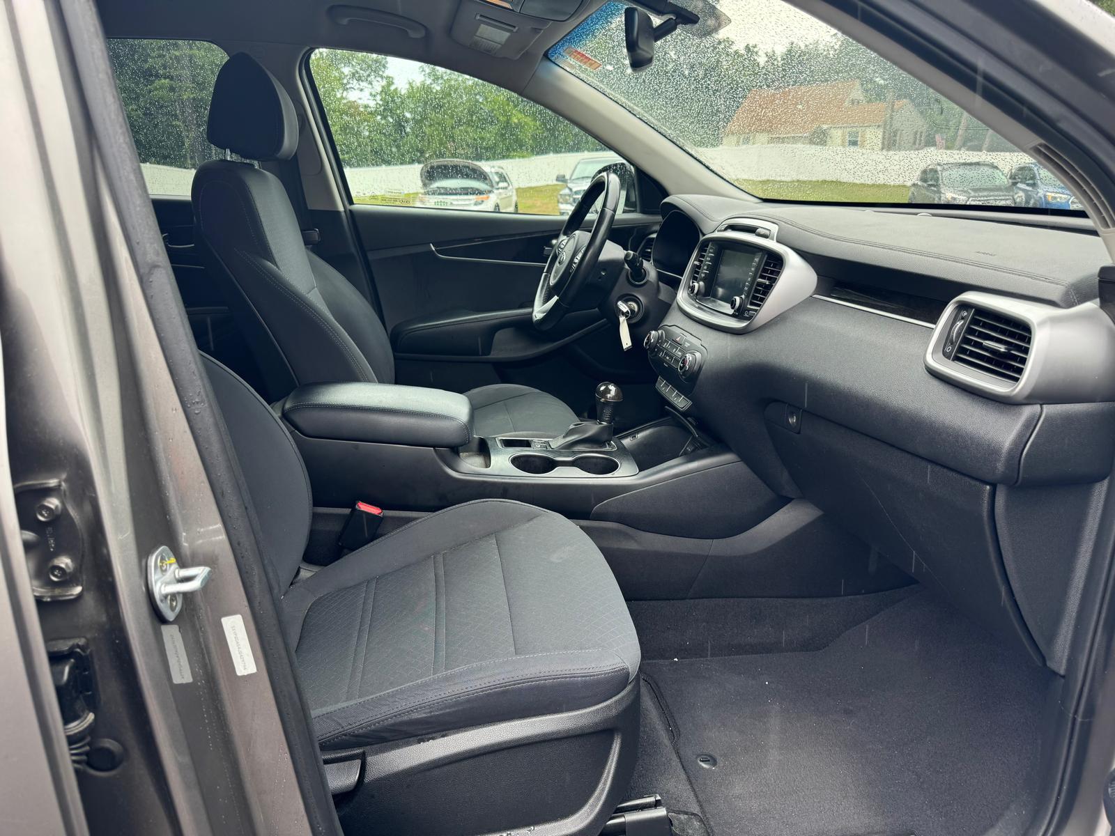 2018 Kia Sorento Lx vin: 5XYPGDA54JG429794