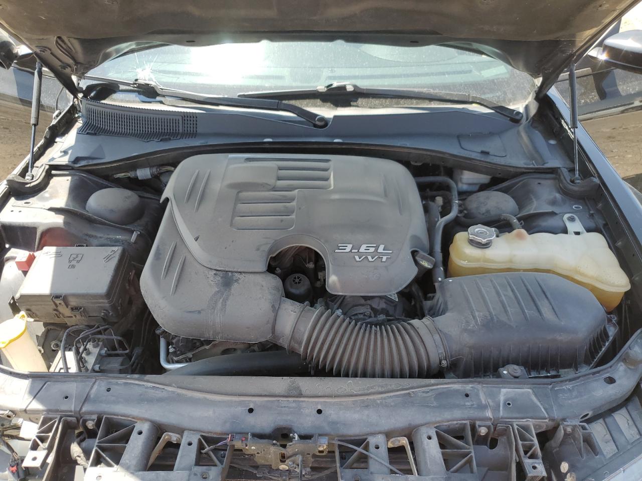 2014 Chrysler 300 - Image 11