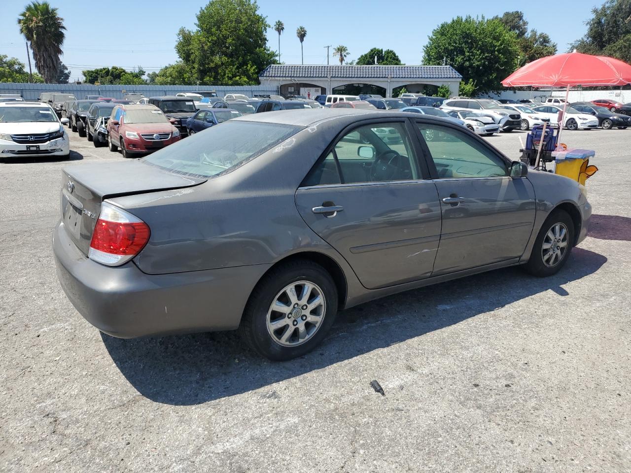 2005 Toyota Camry Le VIN: 4T1BE32K35U984444 Lot: 62675404