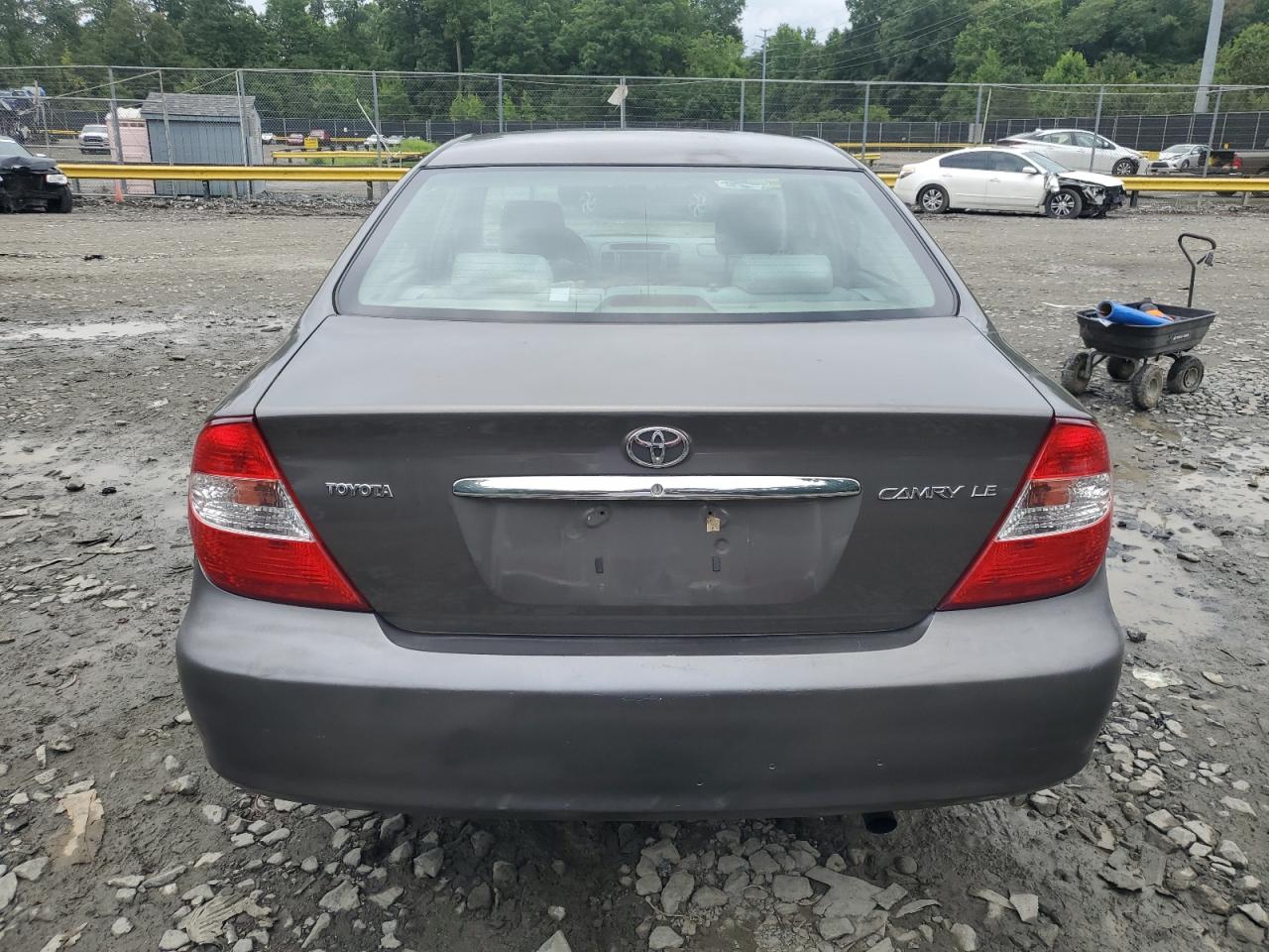 2004 Toyota Camry Le VIN: 4T1BE32K64U914824 Lot: 64672024