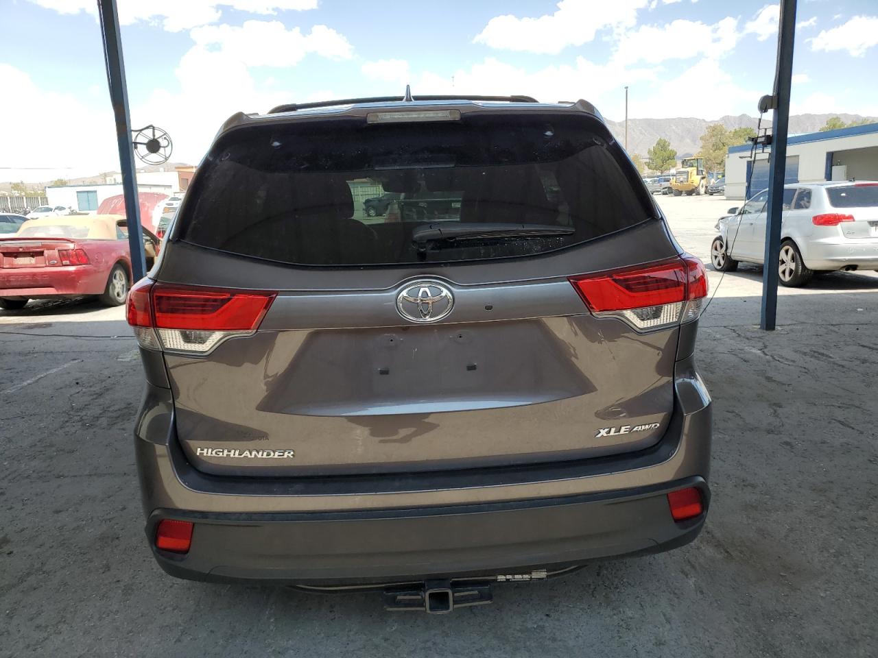 2019 Toyota Highlander Se VIN: 5TDJZRFH0KS577932 Lot: 63325194