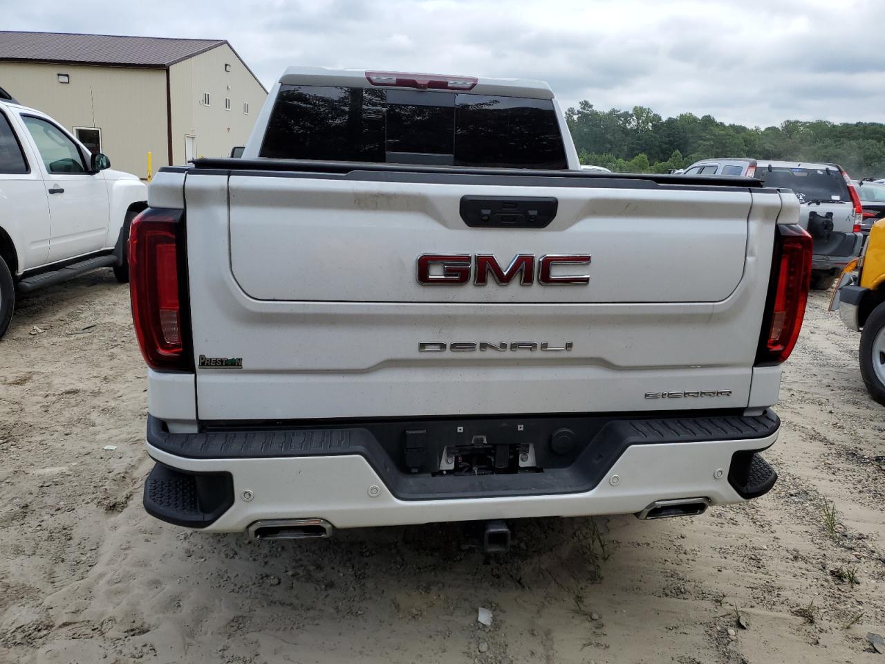 2022 GMC Sierra K1500 Denali VIN: 3GTUUGED5NG665425 Lot: 64385944