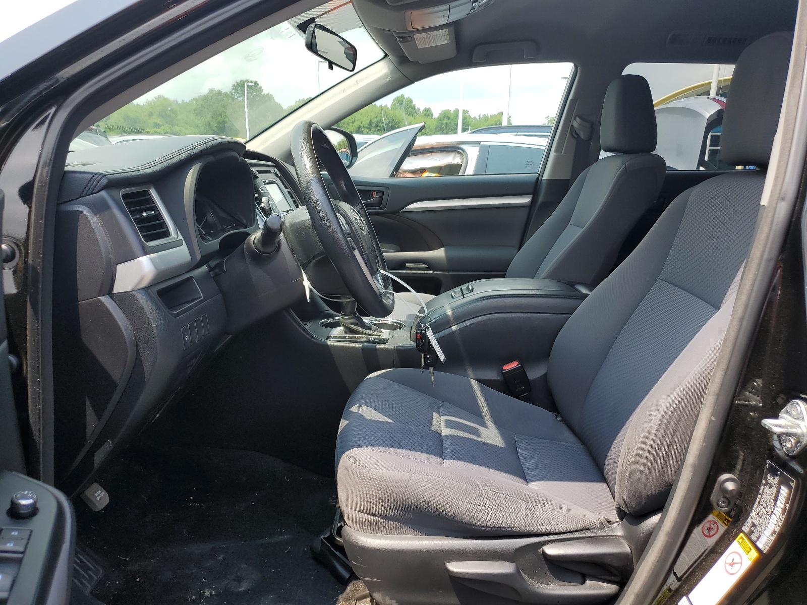 5TDBKRFH4ES030143 2014 Toyota Highlander Le