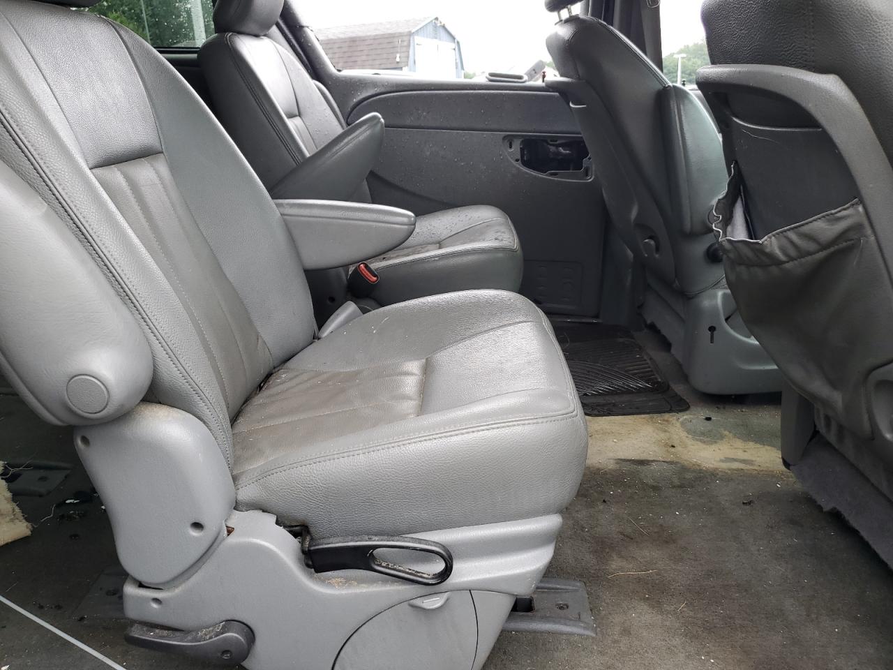 2004 Chrysler Town & Country Ex VIN: 2C4GP74L84R508395 Lot: 64812434