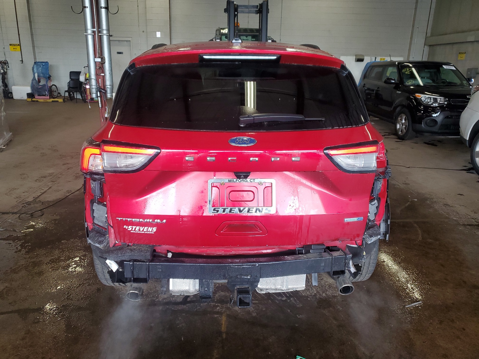 1FMCU9J9XLUA15424 2020 Ford Escape Titanium