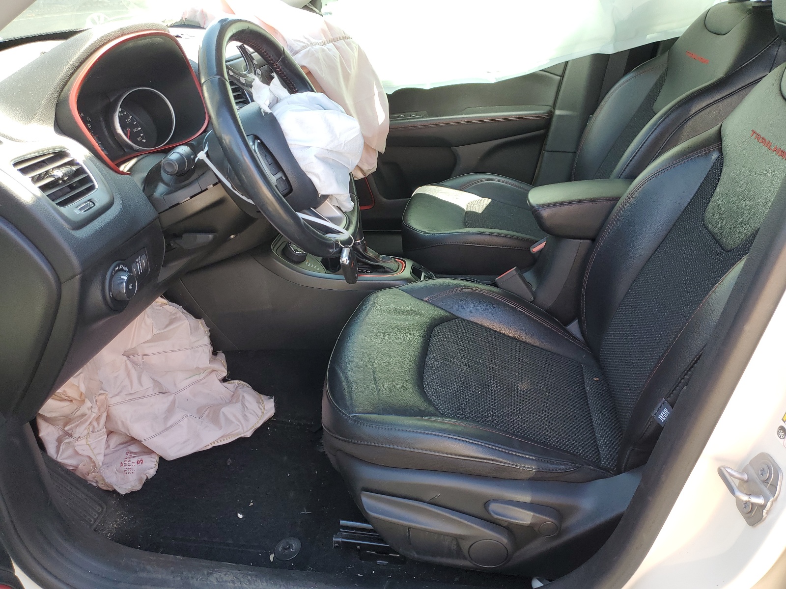 3C4NJDDB9KT786277 2019 Jeep Compass Trailhawk