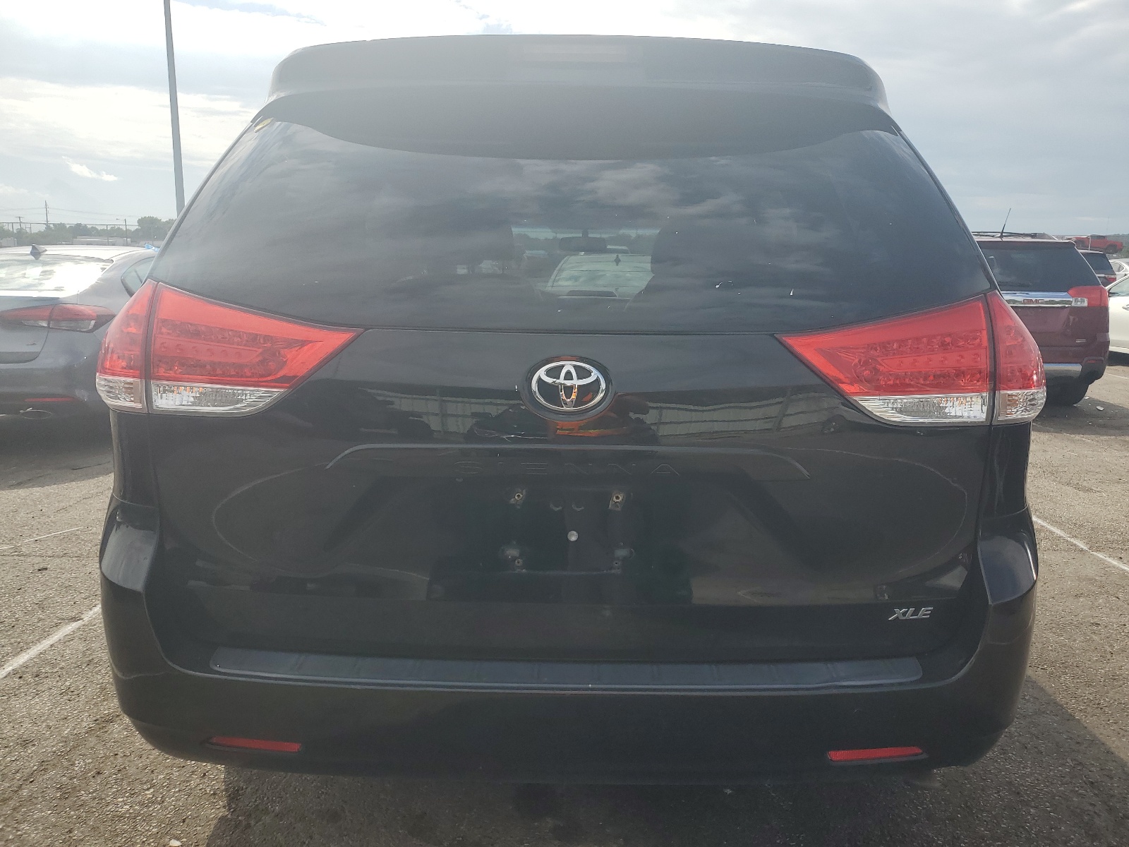 2014 Toyota Sienna Xle vin: 5TDYK3DC0ES468625