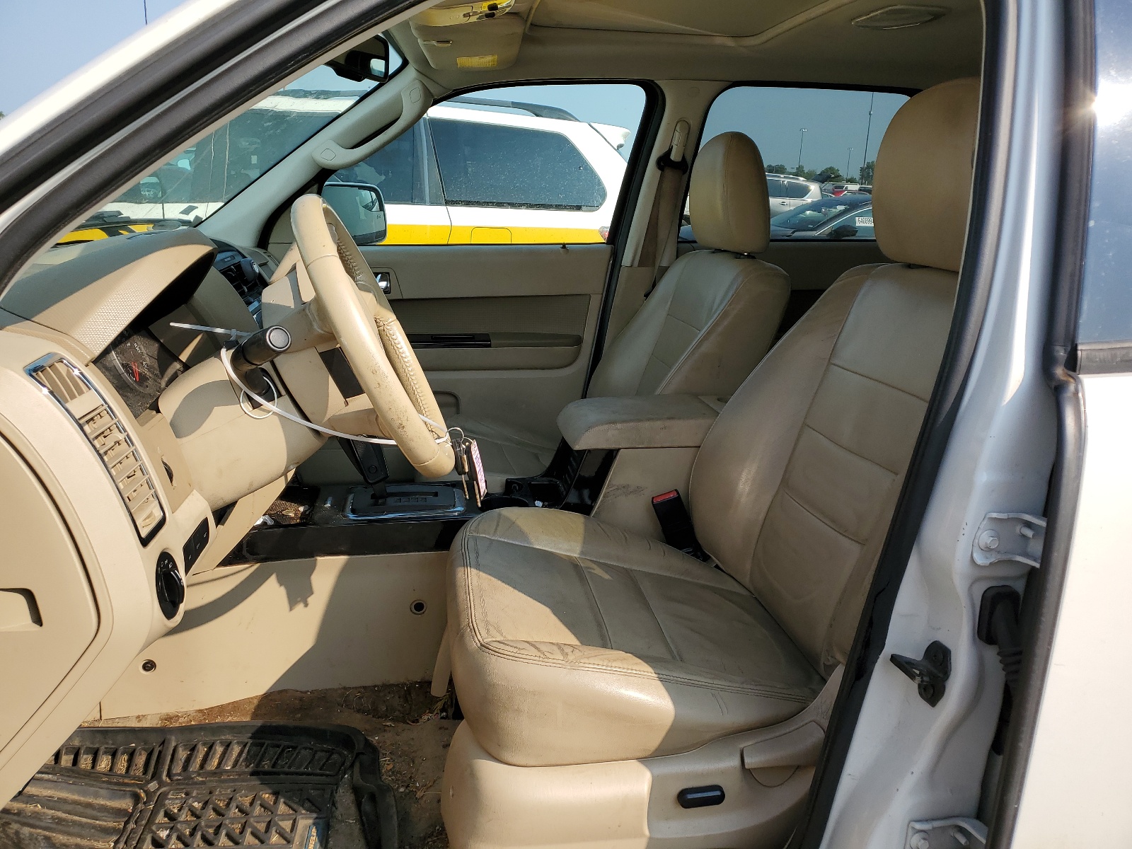 1FMCU0E76BKA13796 2011 Ford Escape Limited