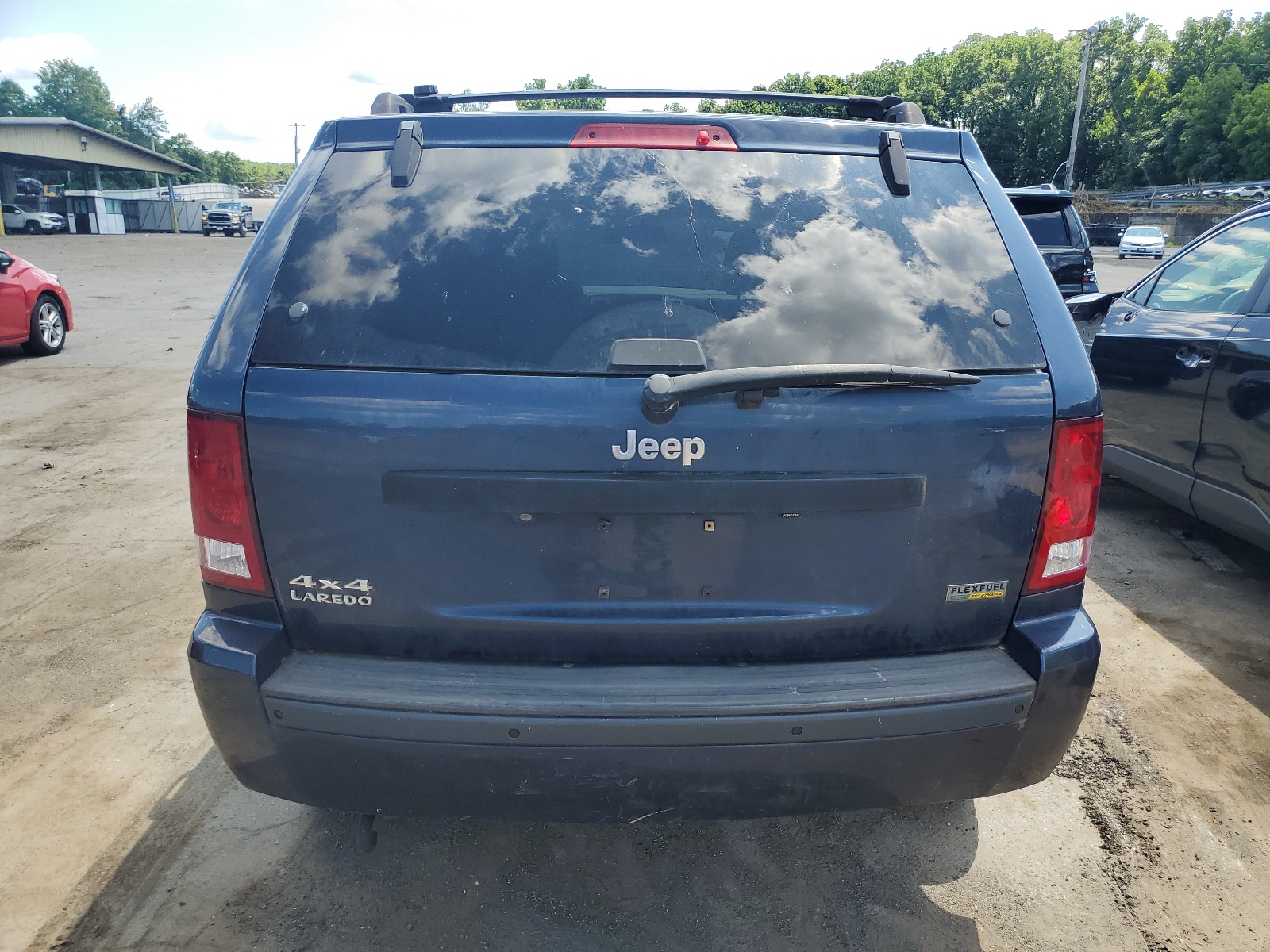 1J8HR48P19C532203 2009 Jeep Grand Cherokee Laredo