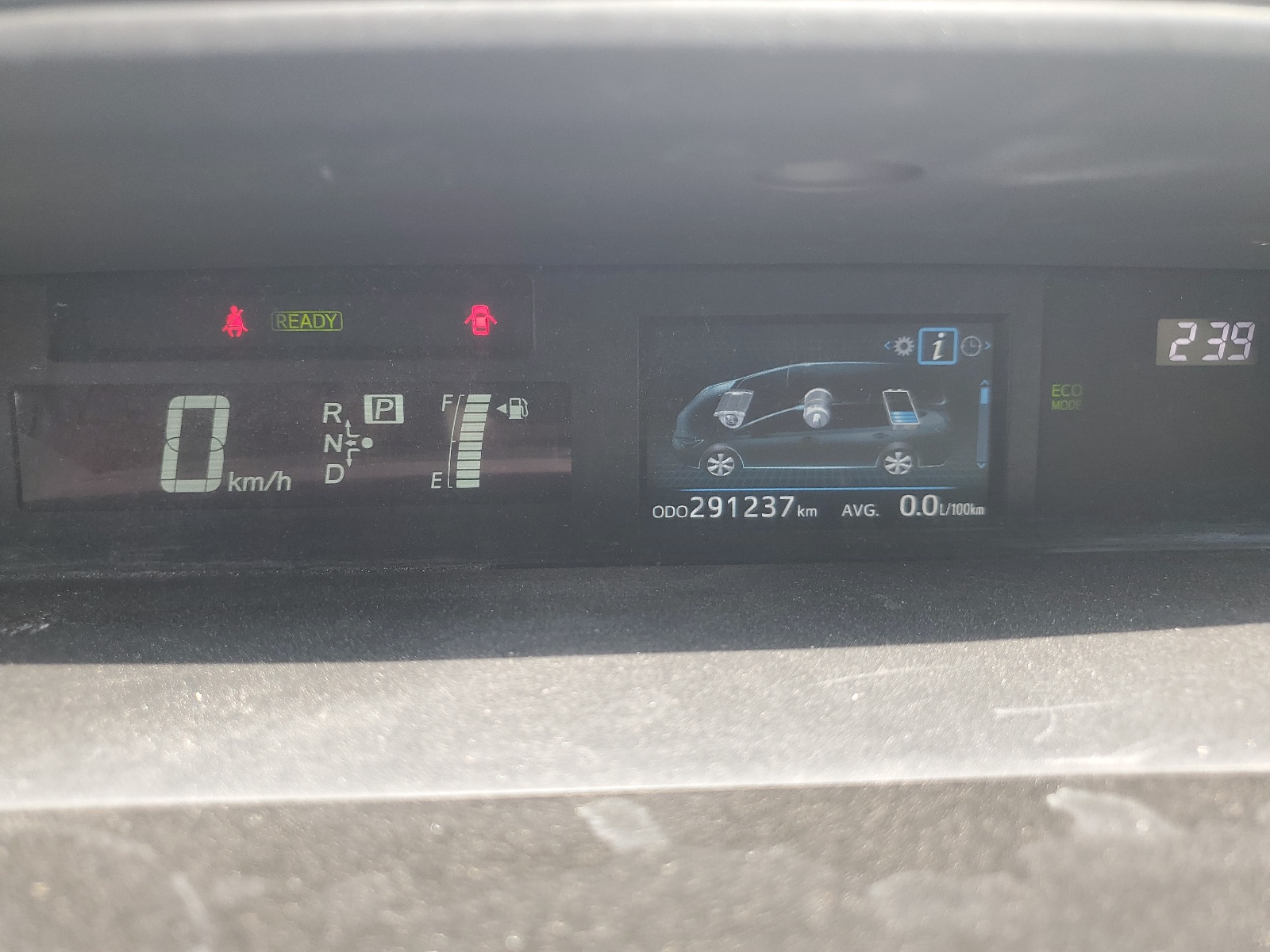 JTDZN3EUXHJ068740 2017 Toyota Prius V