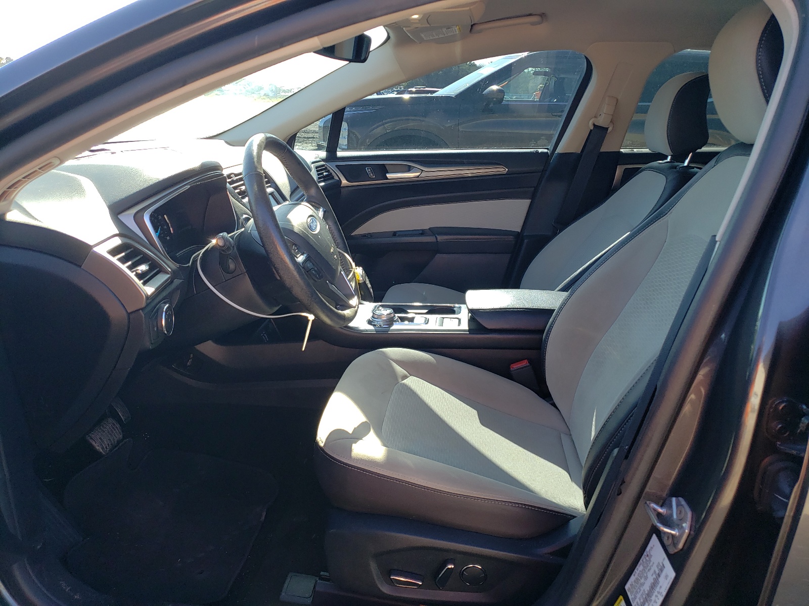 3FA6P0HD4LR104305 2020 Ford Fusion Se