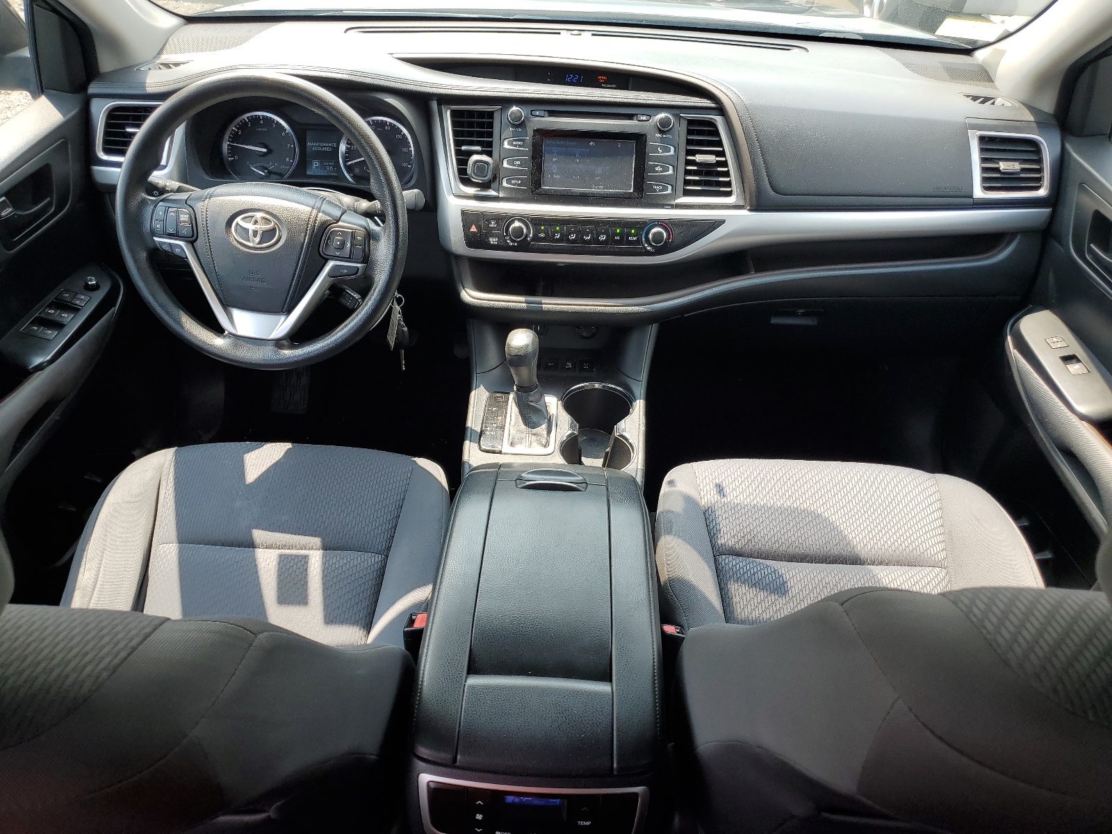 5TDBKRFH4ES030143 2014 Toyota Highlander Le