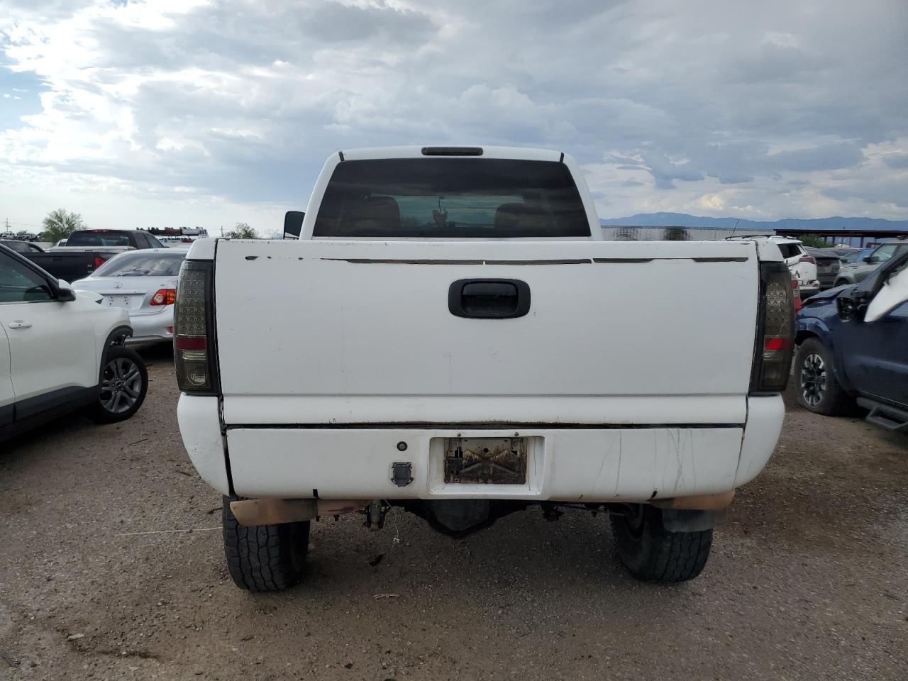 2004 GMC Sierra K2500 Heavy Duty VIN: 1GTHK29G64E148039 Lot: 63803514