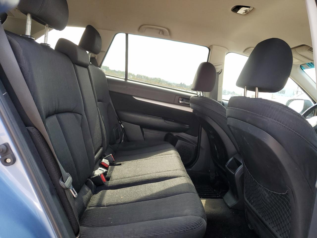 2012 Subaru Outback - Image 10