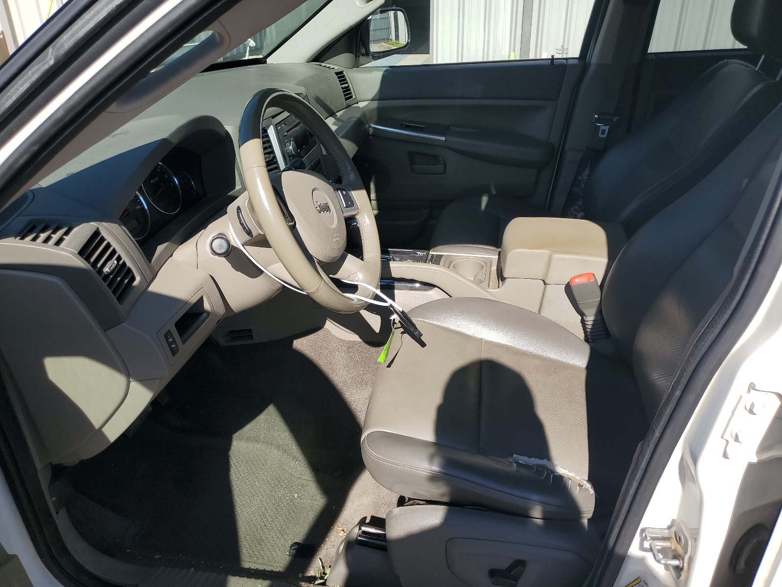 1J8HR48N98C174734 2008 Jeep Grand Cherokee Laredo