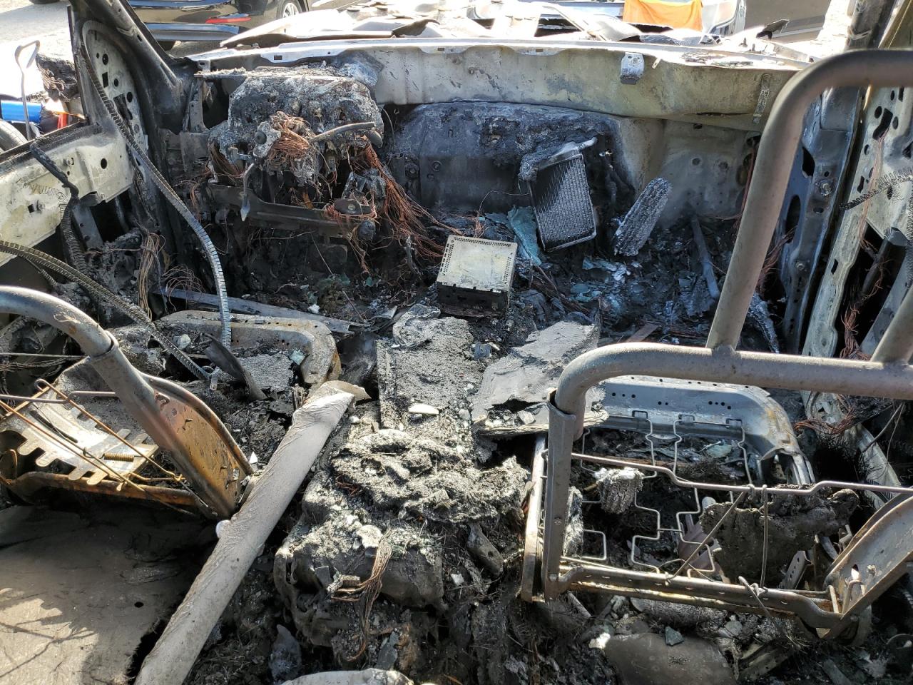 2004 Ford Expedition Xlt VIN: 1FMFU16L44LA79579 Lot: 63803994