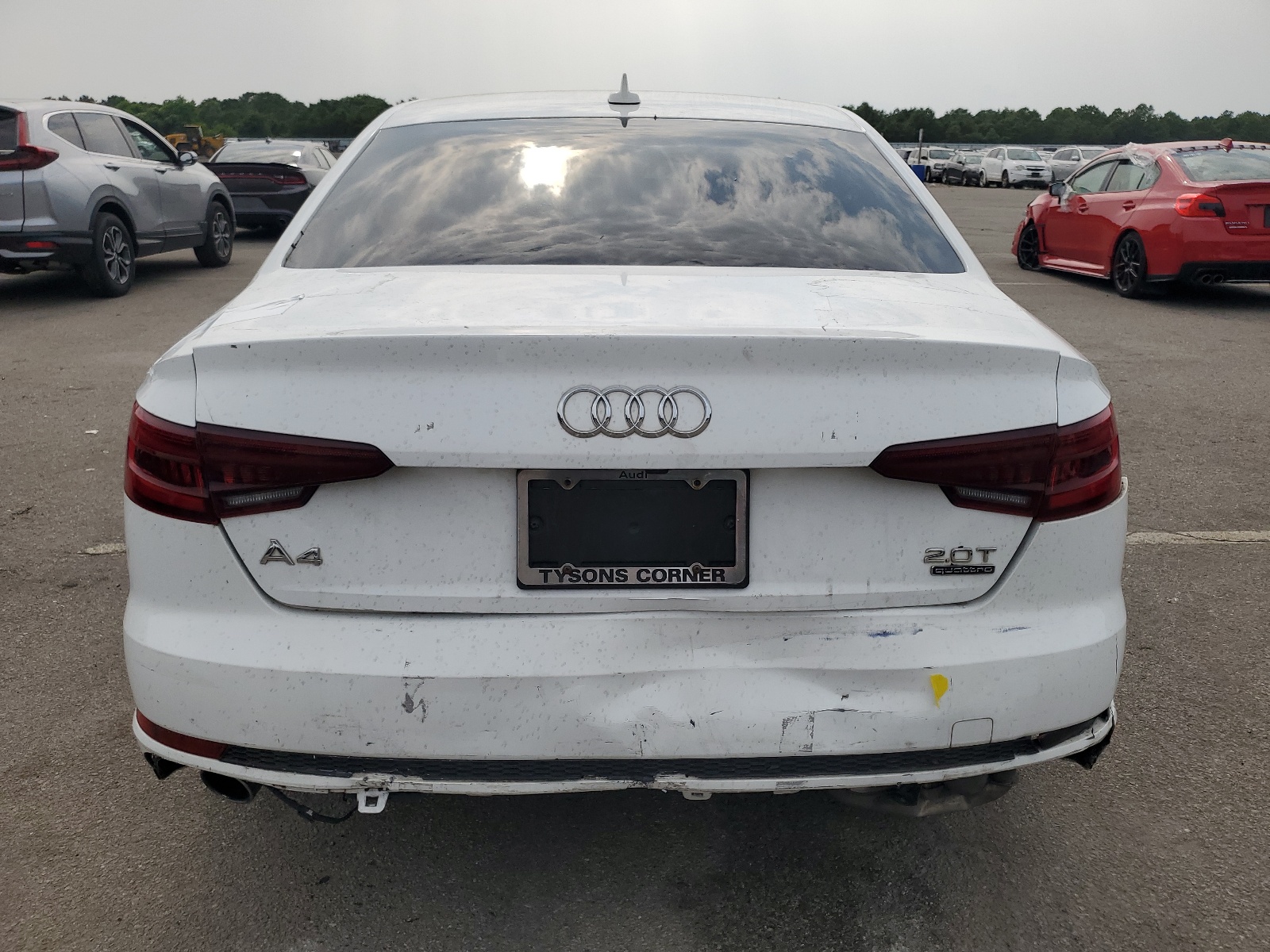 2018 Audi A4 Premium vin: WAUDNAF47JA018541