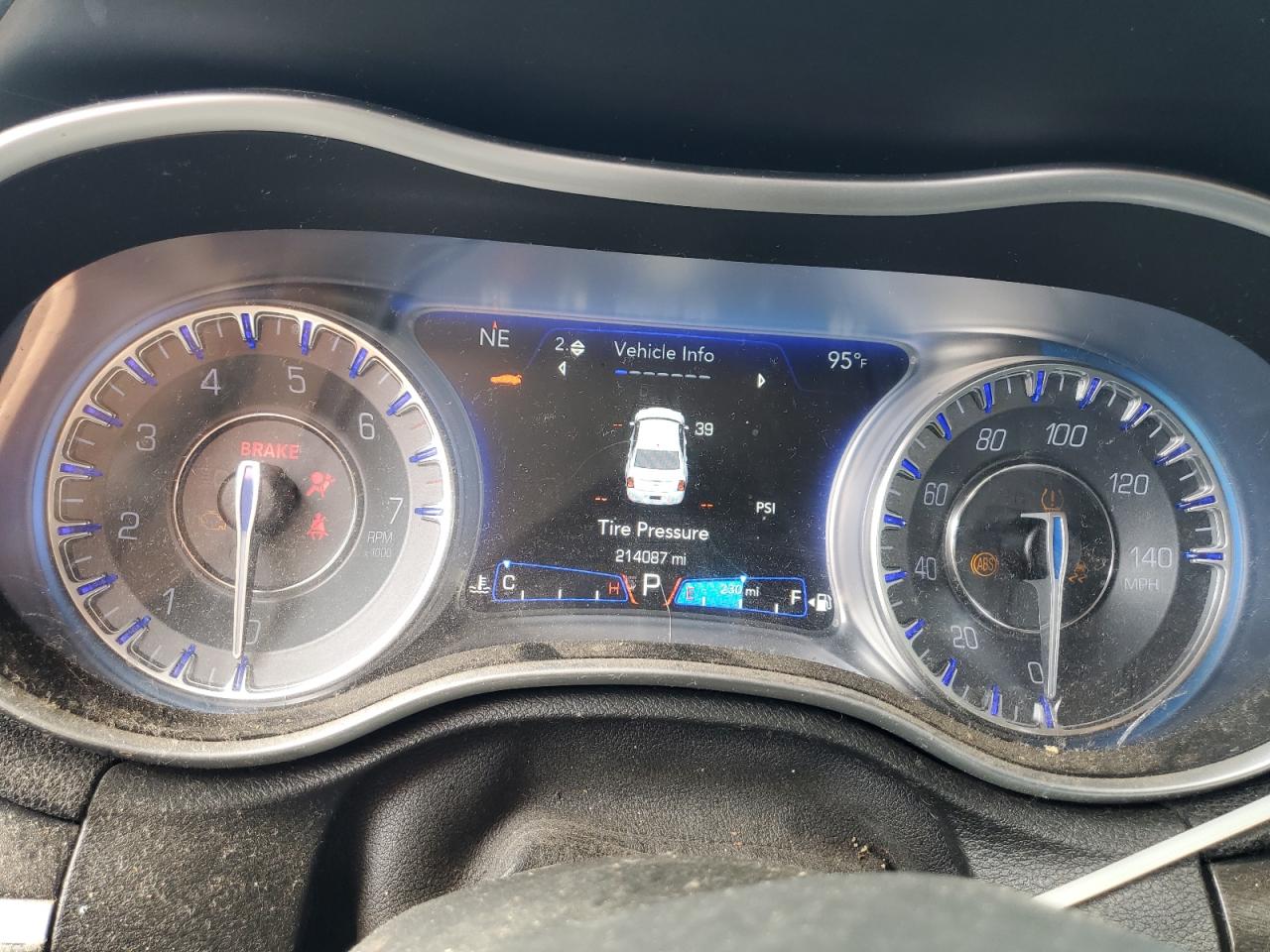 2015 Chrysler 300 Limited VIN: 2C3CCAAG2FH893562 Lot: 63789744