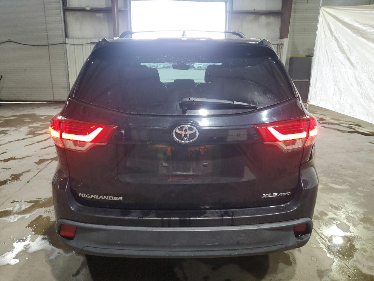 2018 Toyota Highlander Se VIN: 5TDJZRFH3JS544695 Lot: 64367464