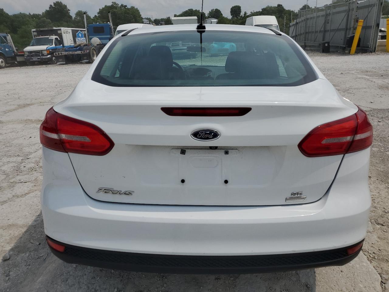 2017 Ford Focus Se VIN: 1FADP3FE9HL309600 Lot: 64147144