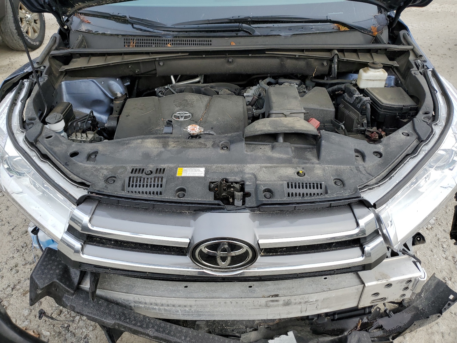 5TDDZRFH8KS740324 2019 Toyota Highlander Limited