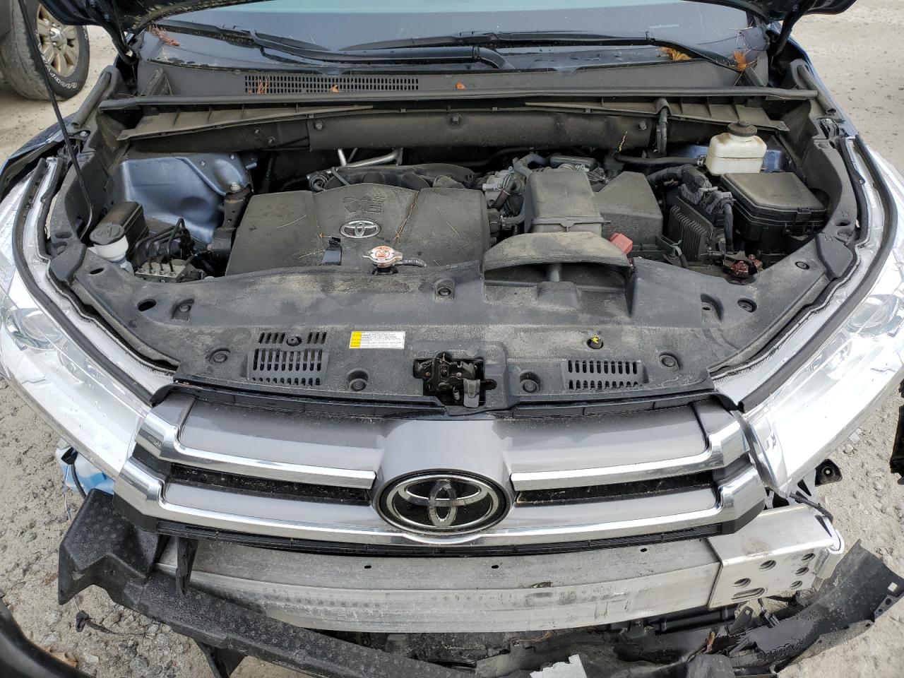 2019 Toyota Highlander Limited VIN: 5TDDZRFH8KS740324 Lot: 61078874