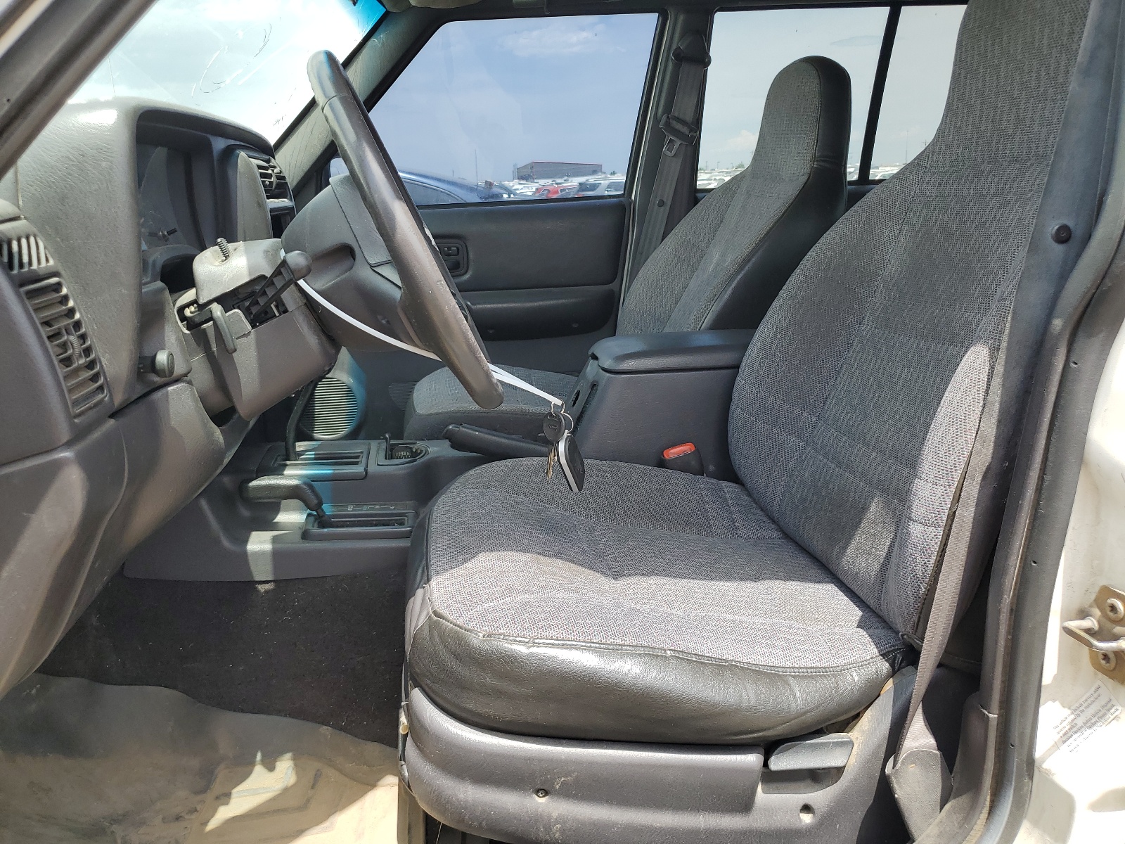 1J4FF48S81L597527 2001 Jeep Cherokee Sport