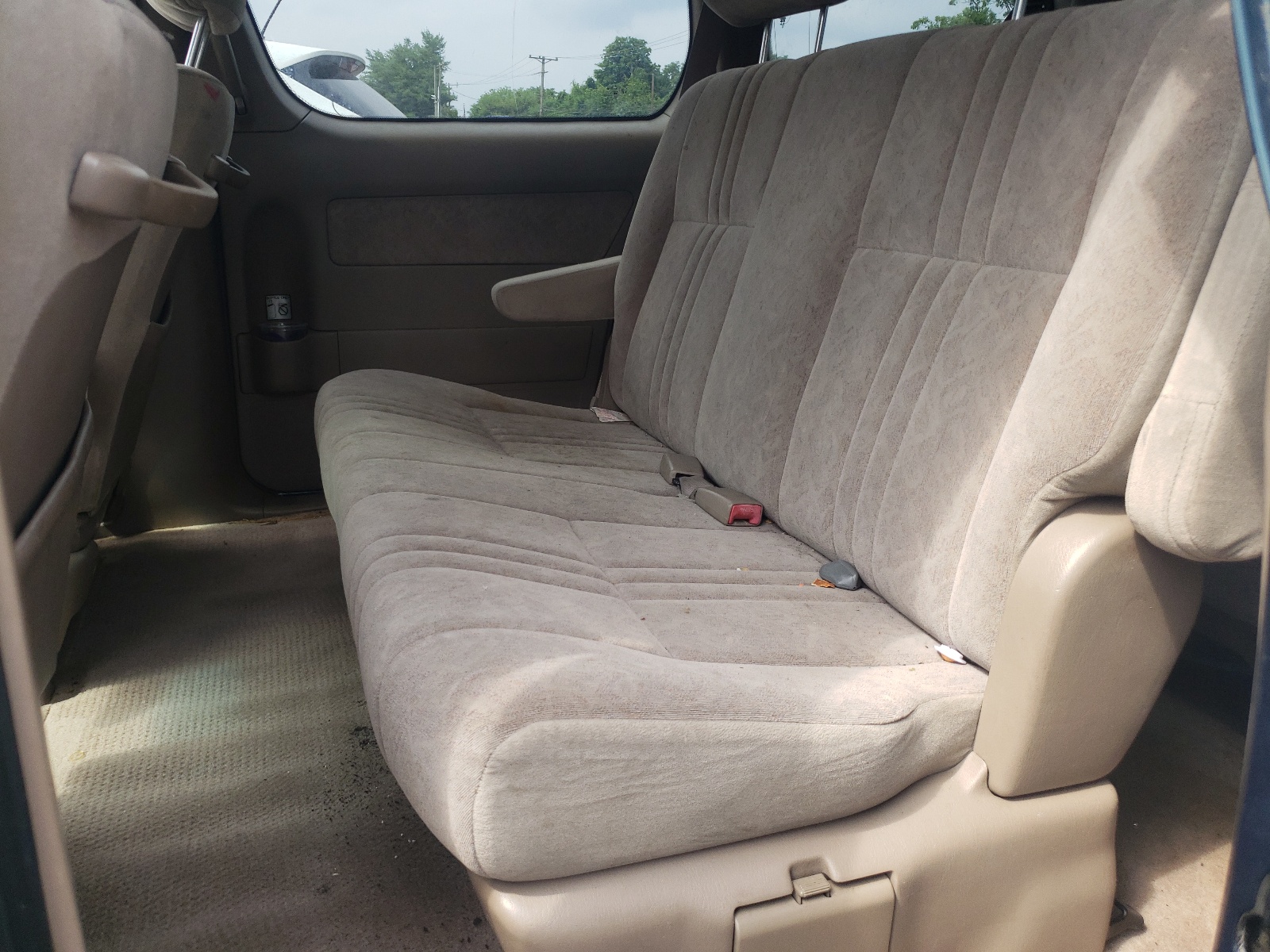 4T3ZF13C6WU069555 1998 Toyota Sienna Le