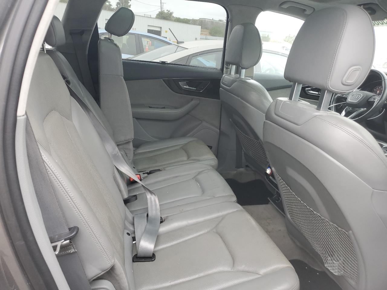 WA1VAAF7XHD031784 2017 Audi Q7 Prestige