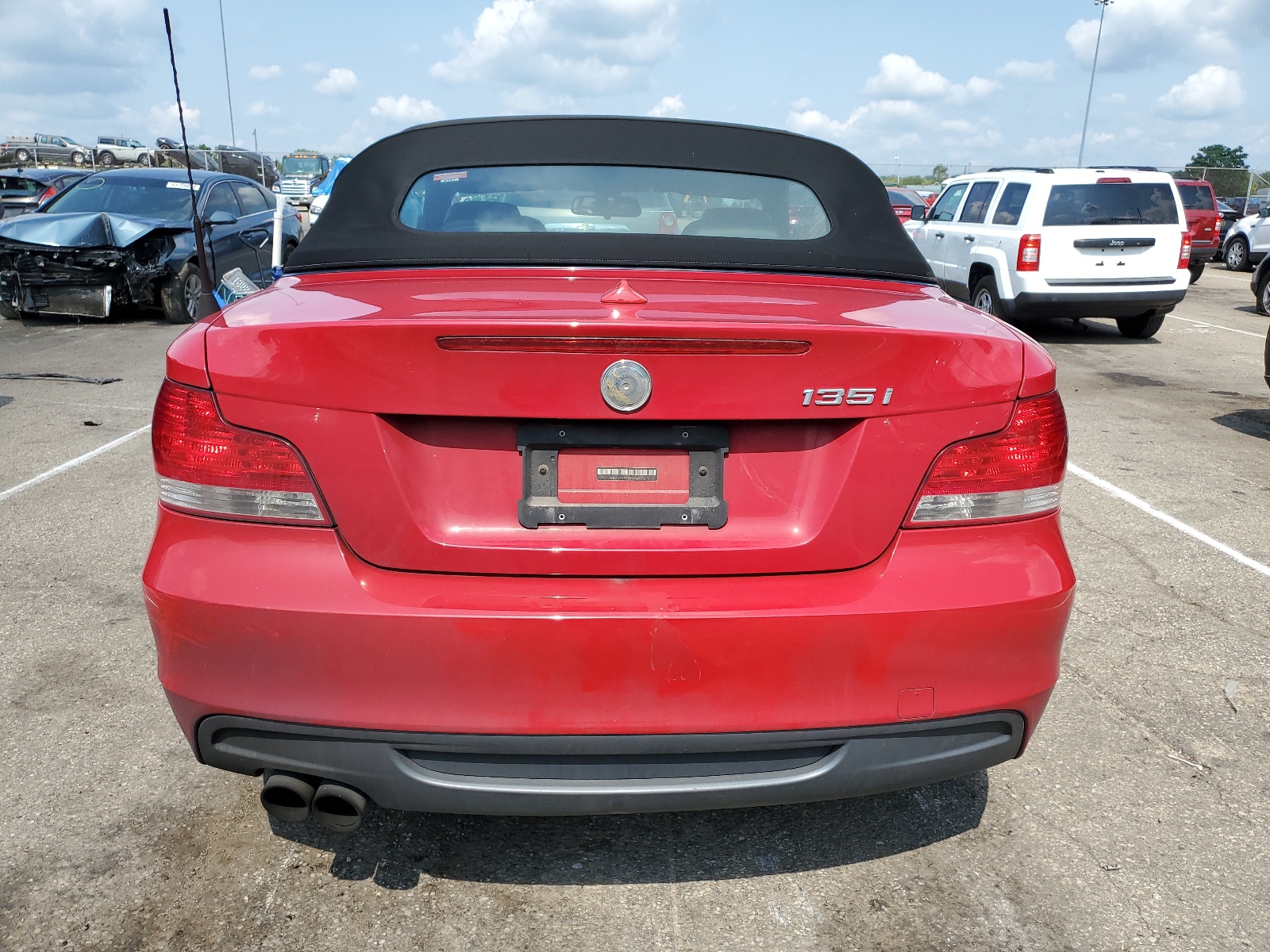 WBAUN7C52BVM24575 2011 BMW 135 I