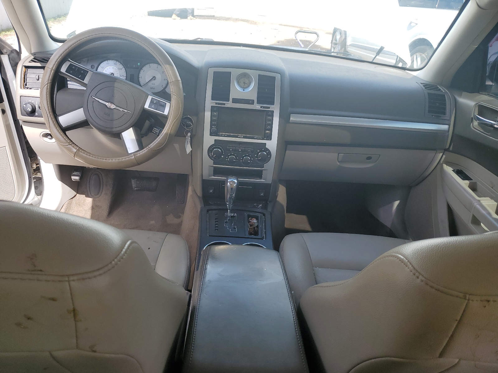 2C3CA5CV5AH264685 2010 Chrysler 300 Touring