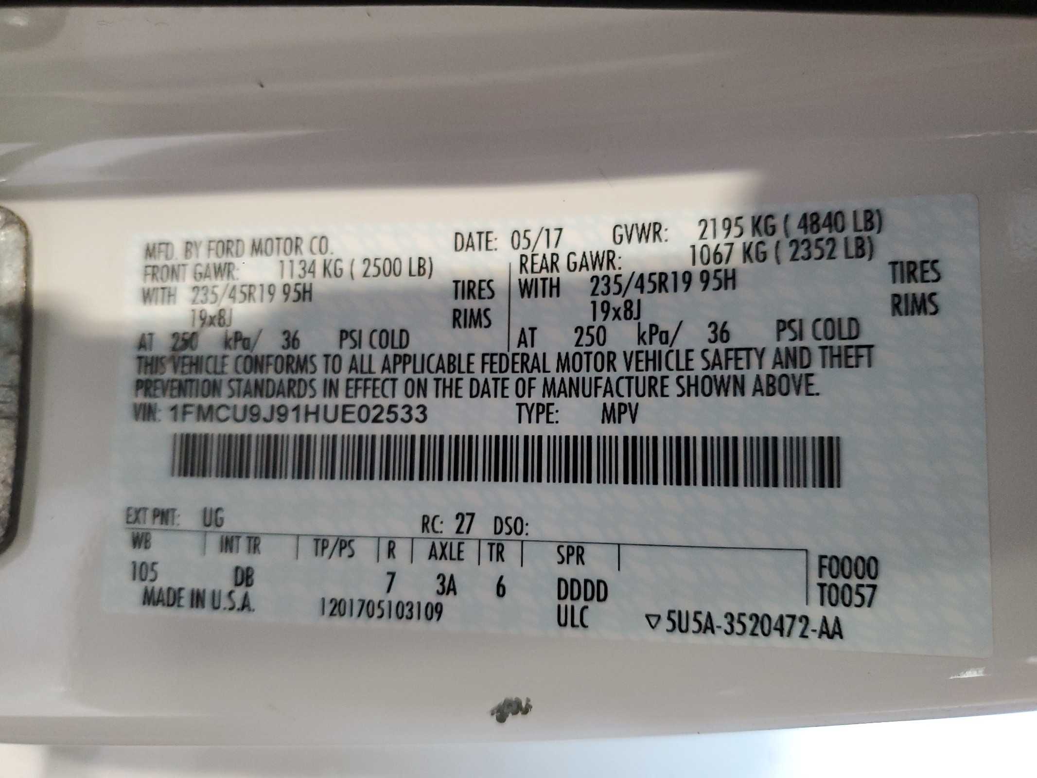 1FMCU9J91HUE02533 2017 Ford Escape Titanium