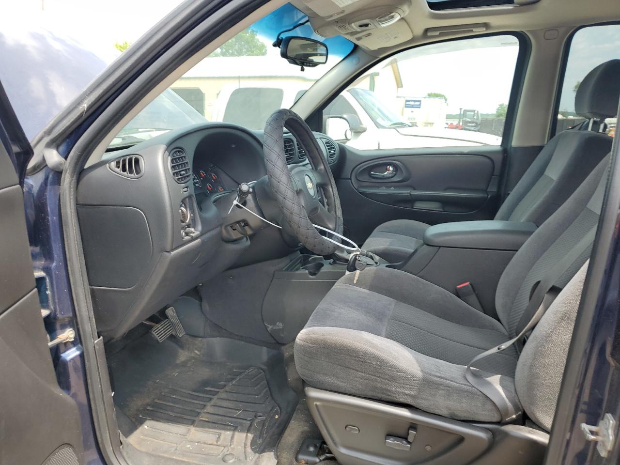 2008 Chevrolet Trailblazer Ls VIN: 1GNDT13S282102662 Lot: 64822044