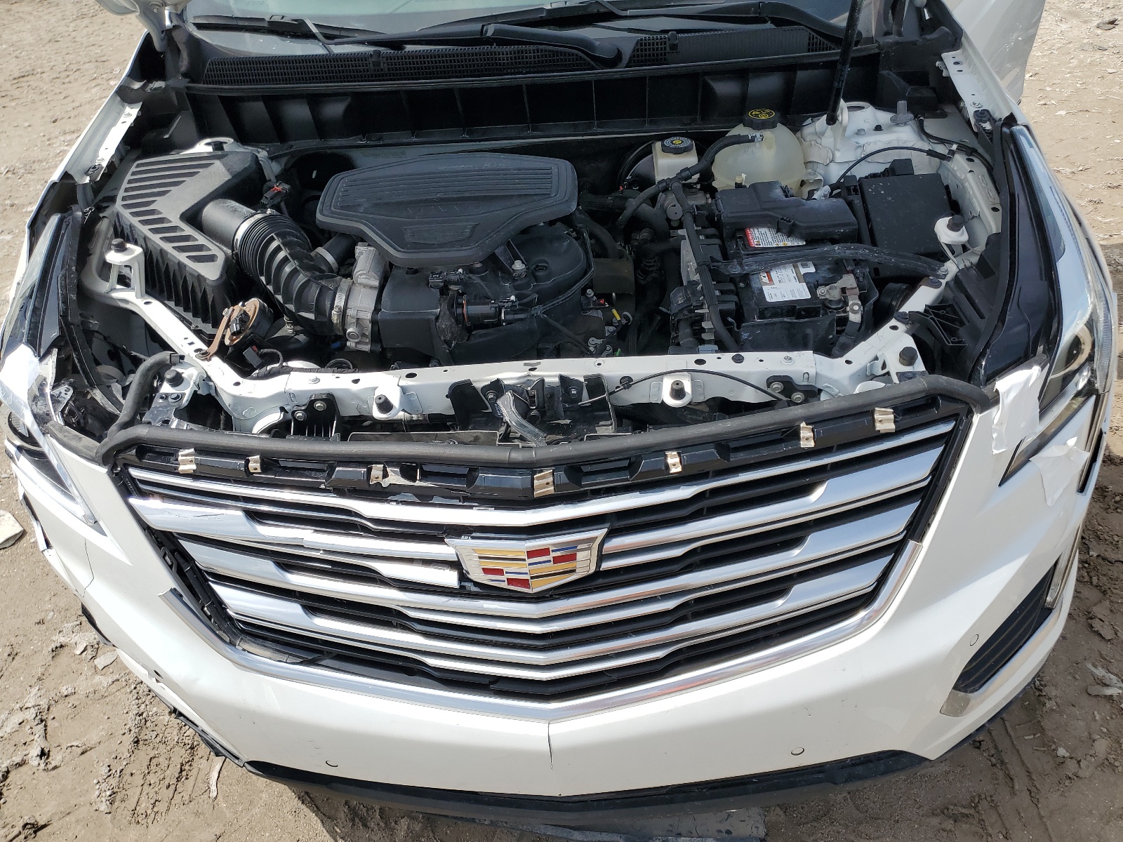 1GYKNBRS7HZ208937 2017 Cadillac Xt5 Luxury