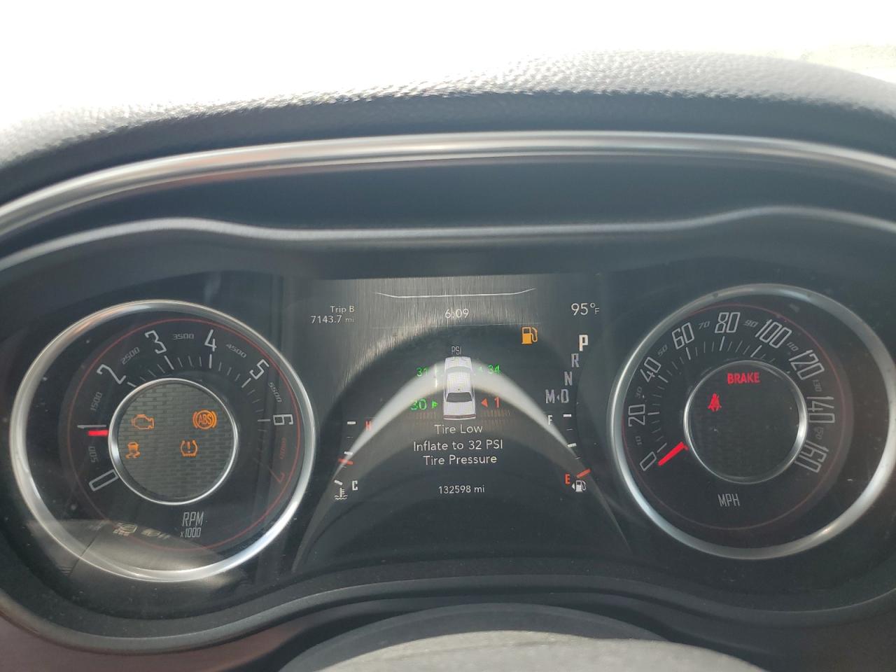 2C3CDZAG2FH739817 2015 Dodge Challenger Sxt