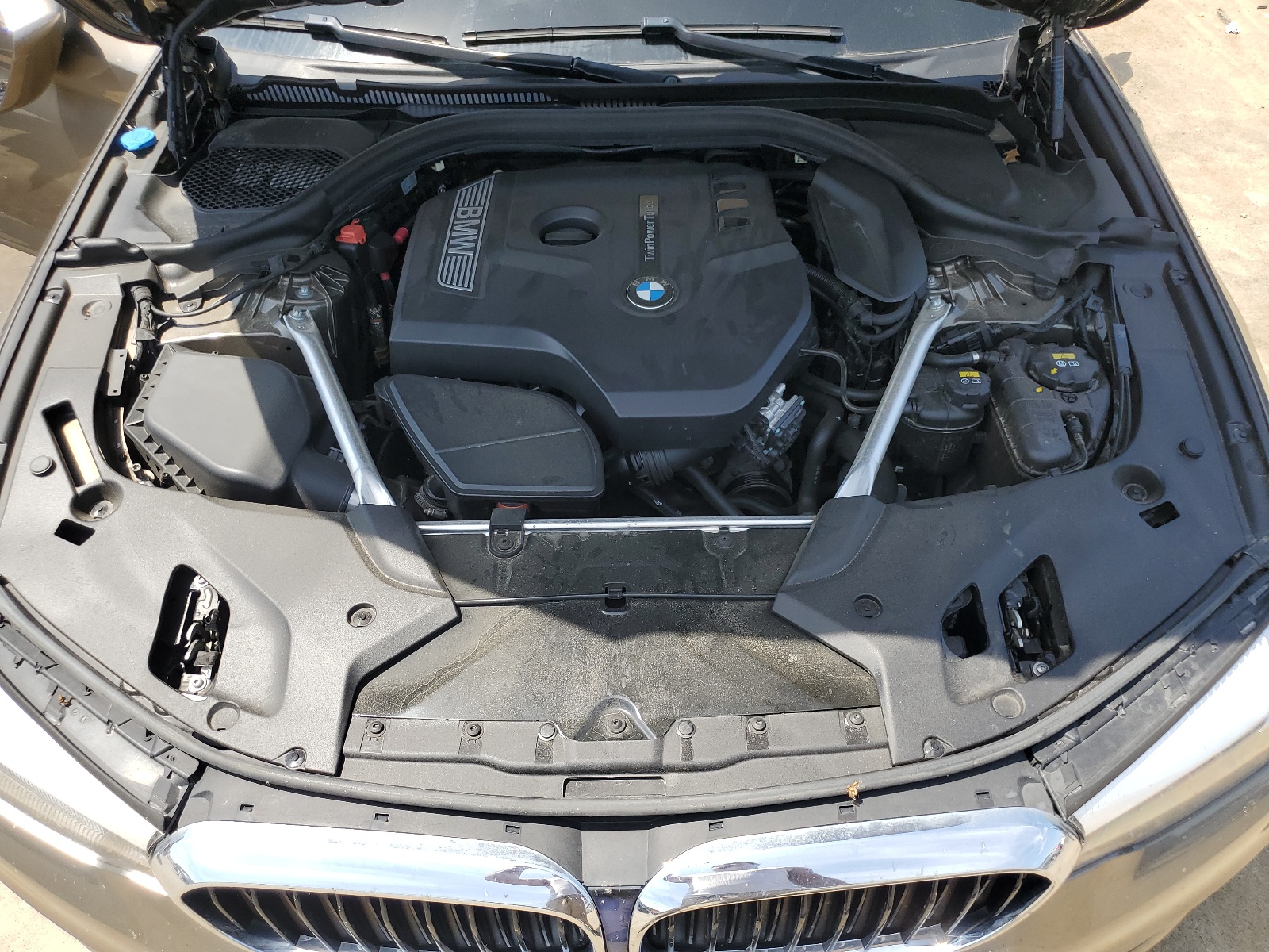 WBAJA7C5XKWW19302 2019 BMW 530 Xi