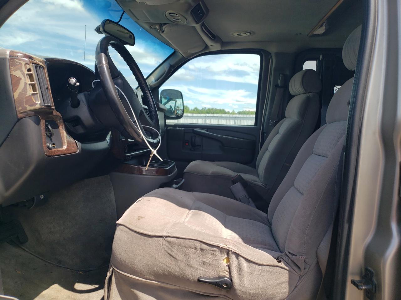 2004 Chevrolet Express G1500 VIN: 1GBFG15T941150823 Lot: 62987664