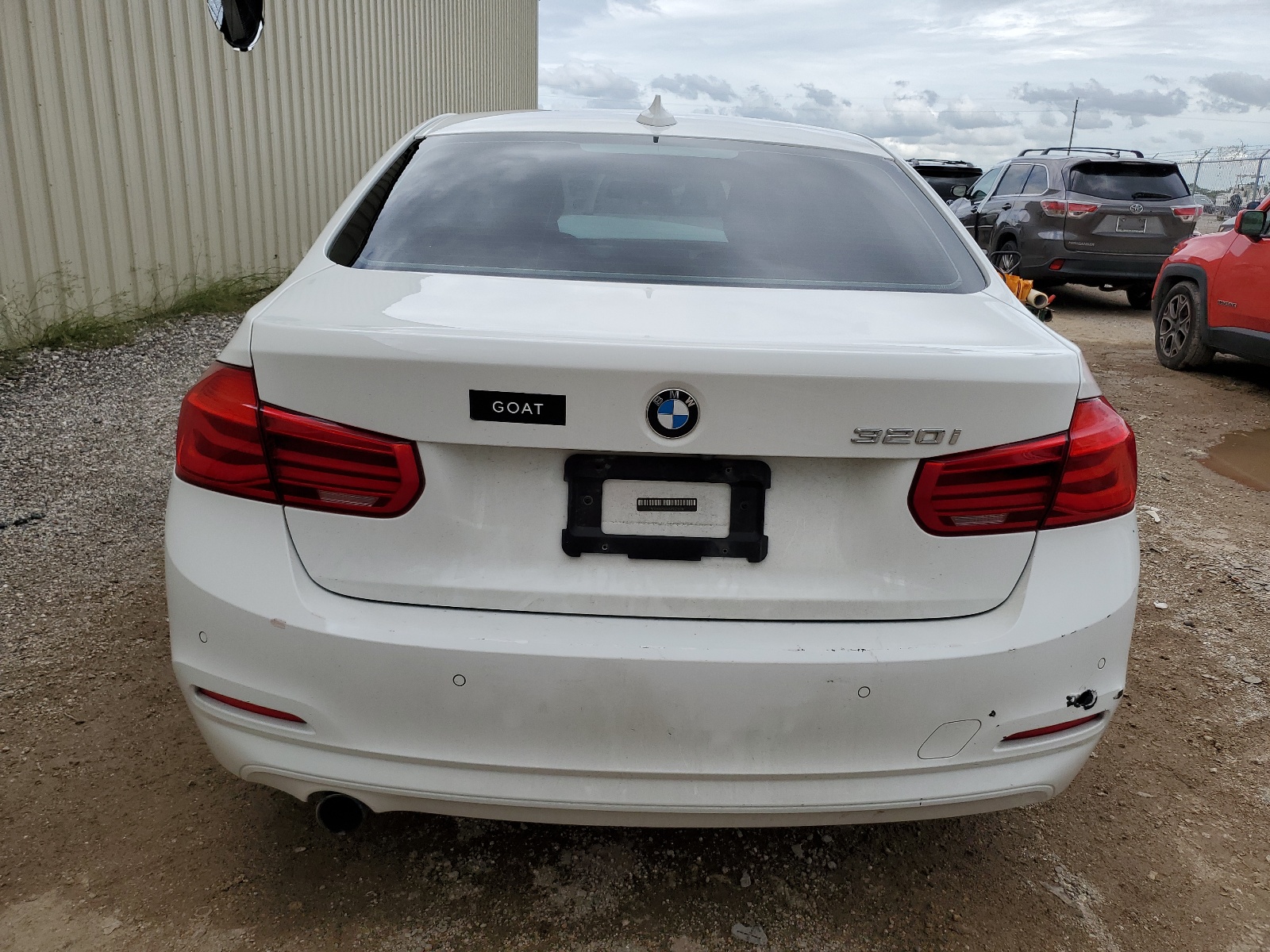 2016 BMW 320 I vin: WBA8E1G53GNU11236