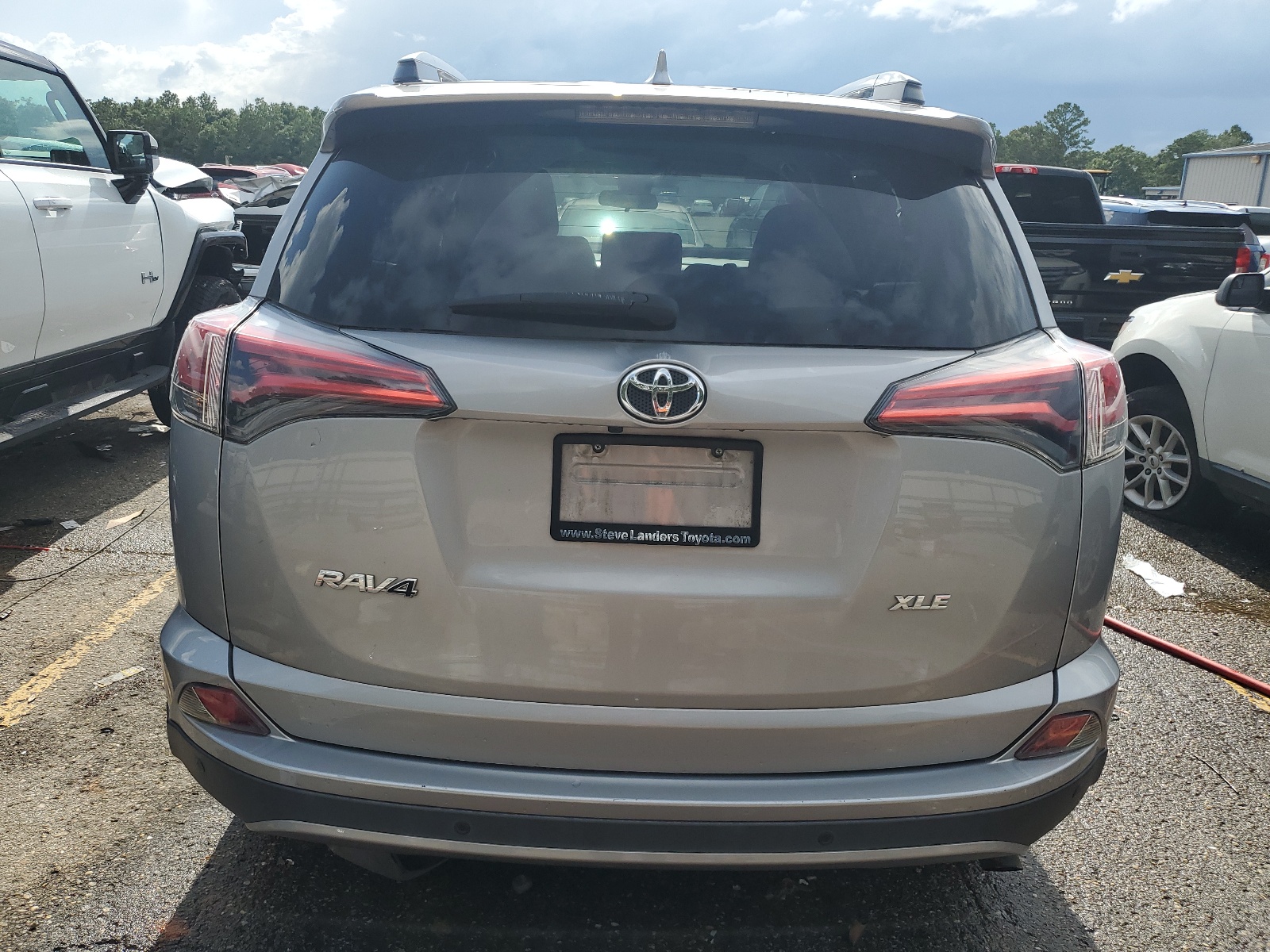 2T3WFREV5HW320777 2017 Toyota Rav4 Xle